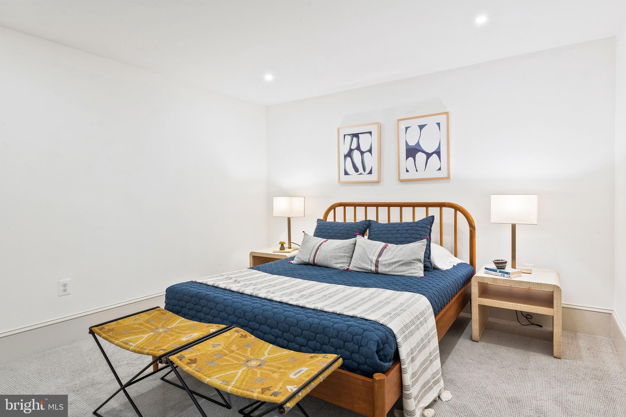 CAPITOL HILL - Residential