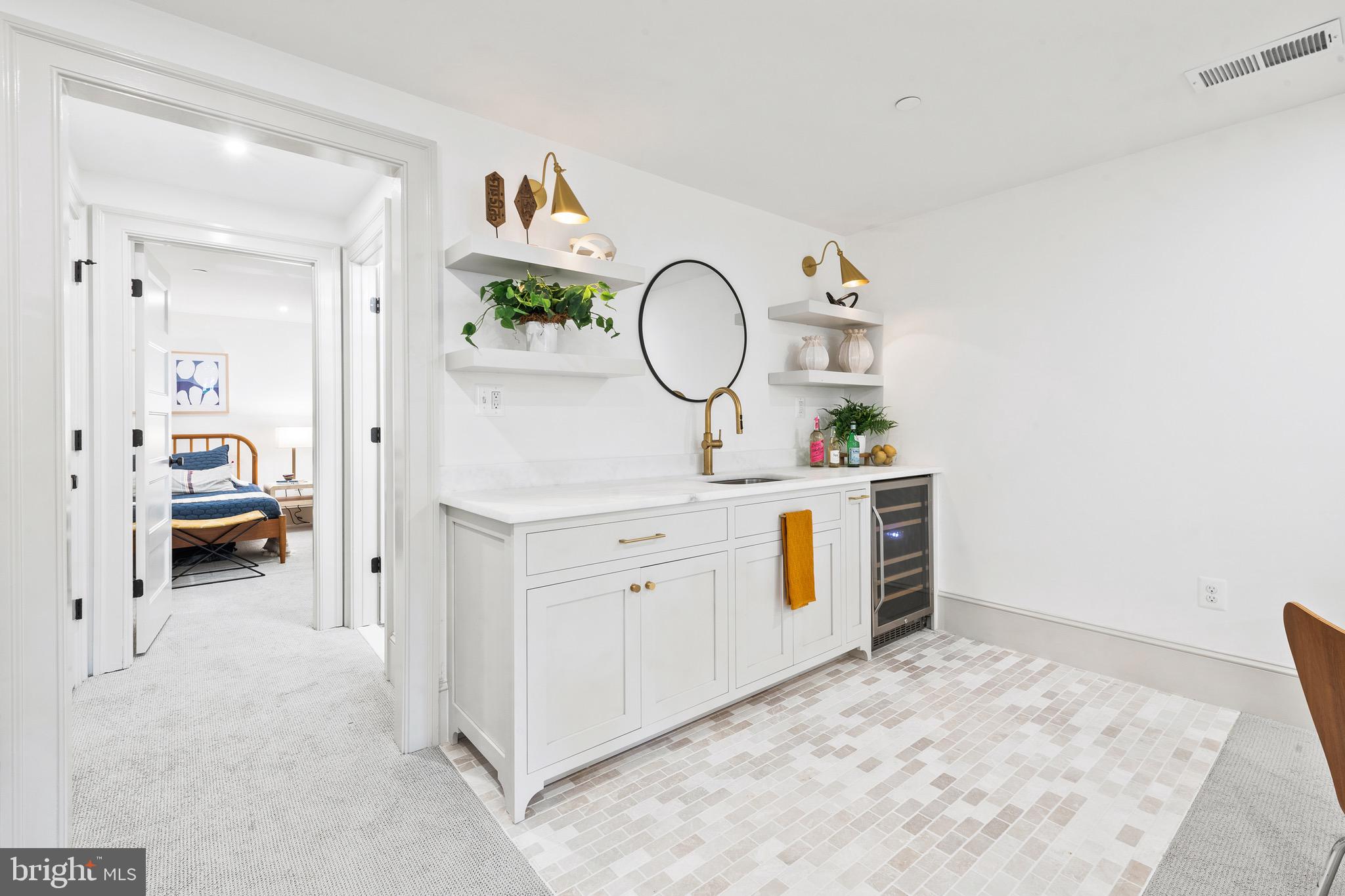 CAPITOL HILL - Residential