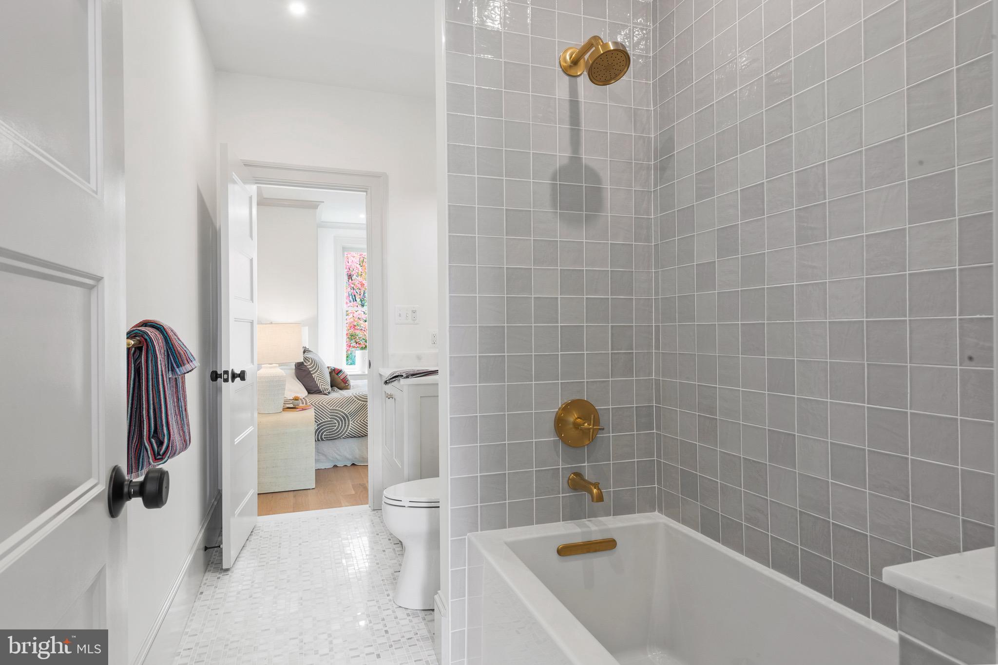 CAPITOL HILL - Residential