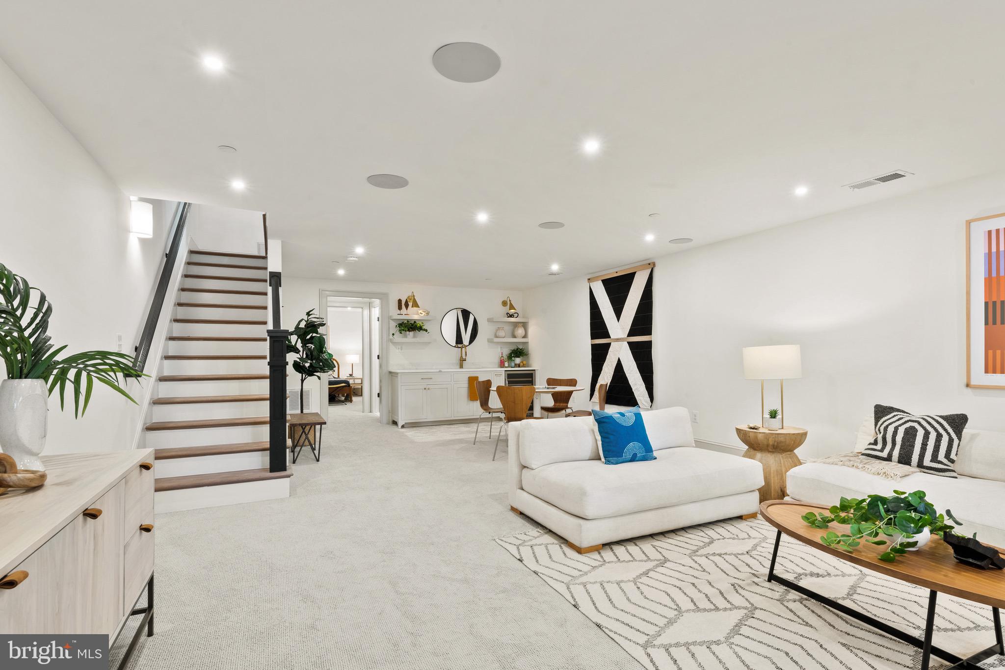 CAPITOL HILL - Residential