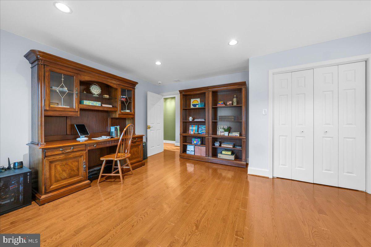 FOREST HILL - Residential