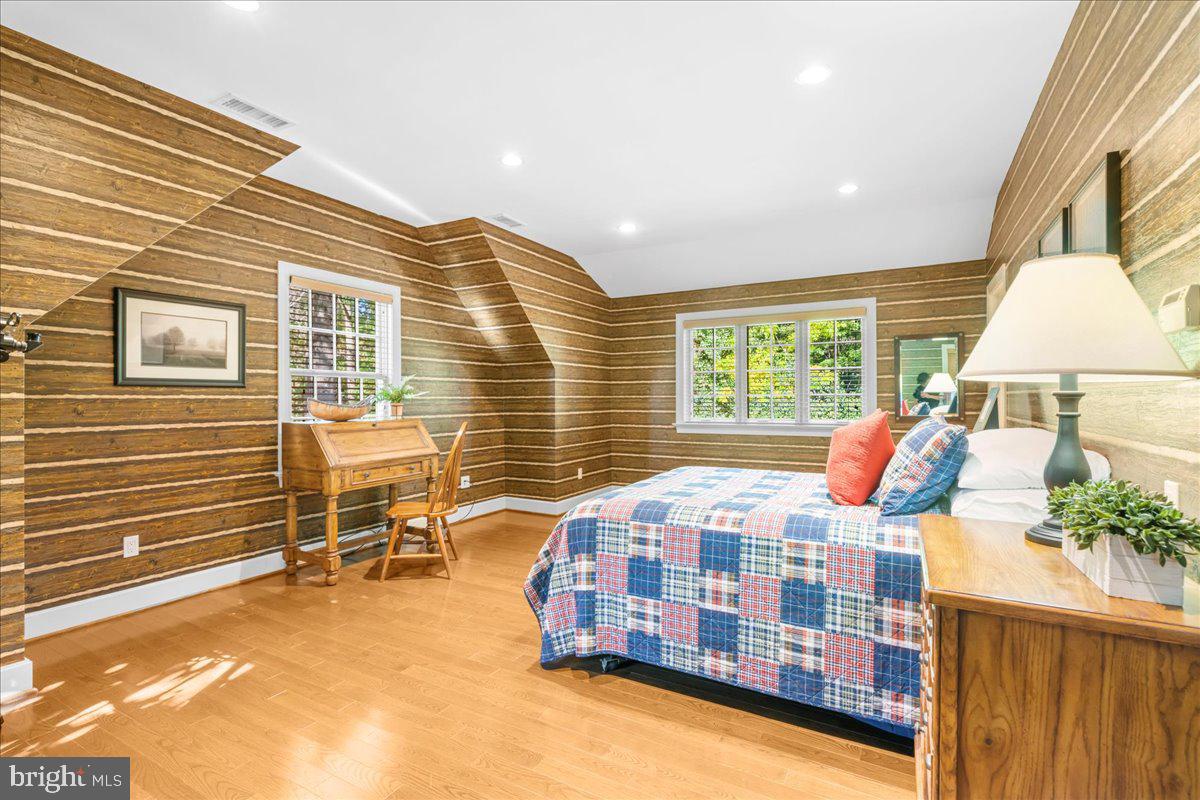 FOREST HILL - Residential