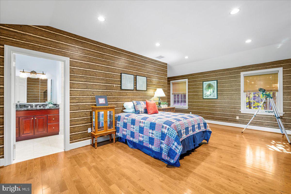 FOREST HILL - Residential