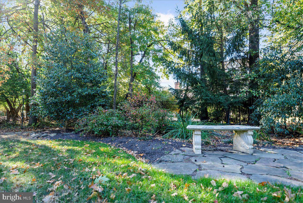 FOREST HILL - Residential