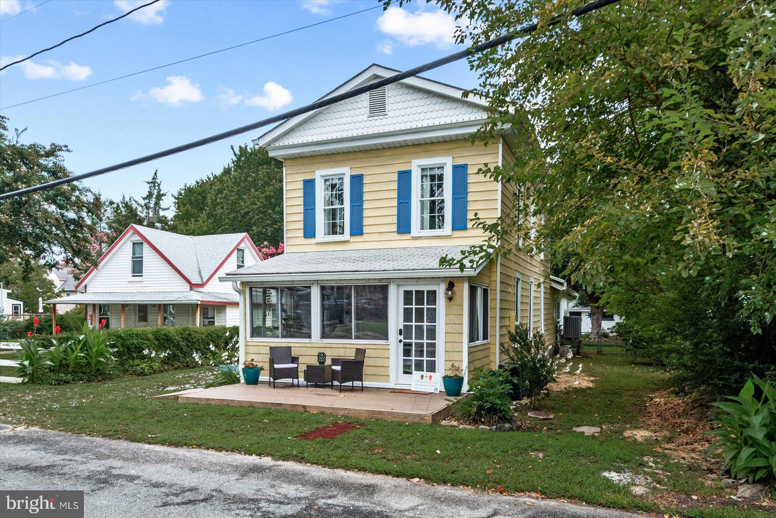 209 HAWTHORNE STREET