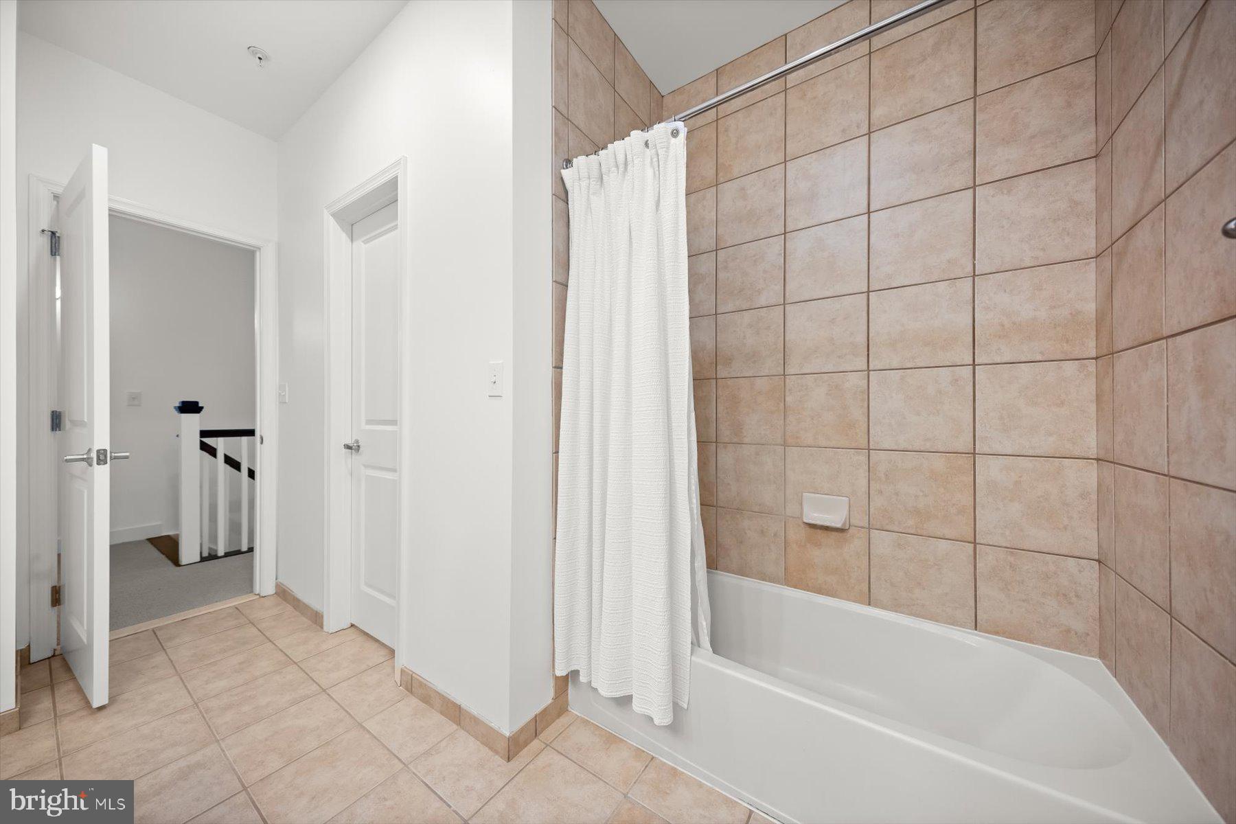 VISTA ON COURTHOUSE - Residential