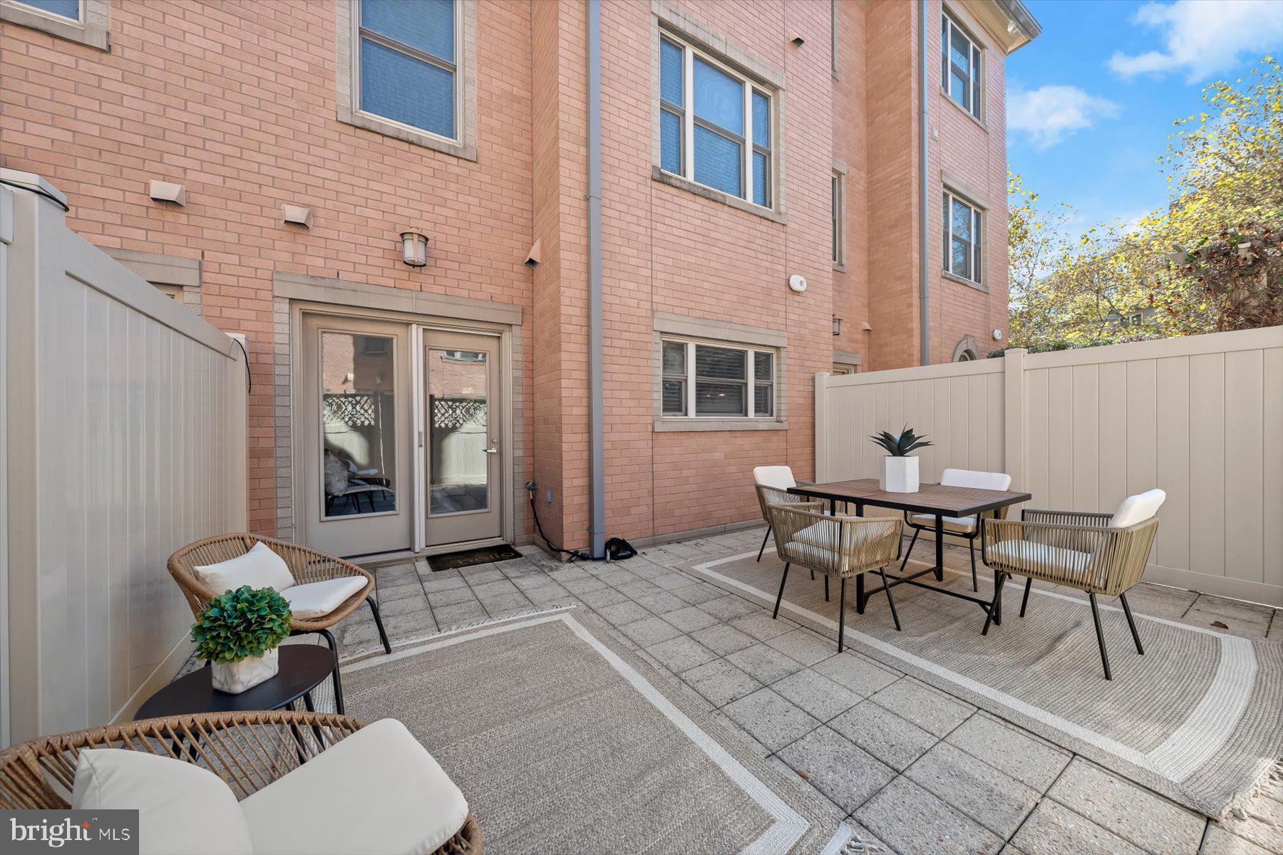 VISTA ON COURTHOUSE - Residential