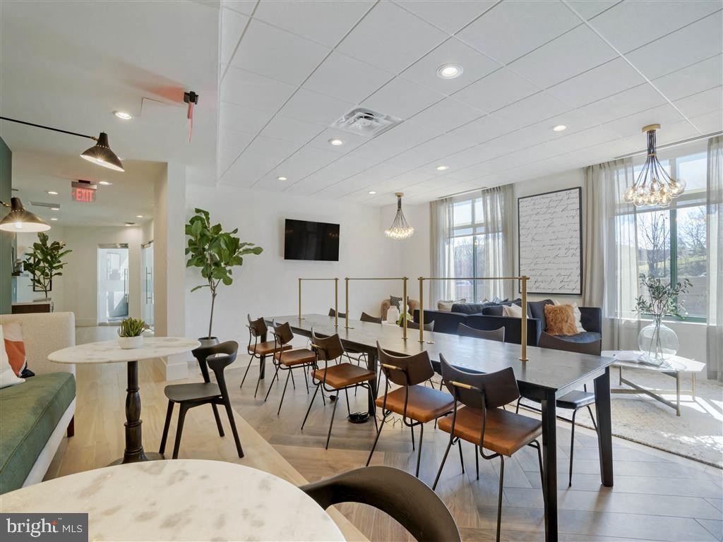 VISTA ON COURTHOUSE - Residential