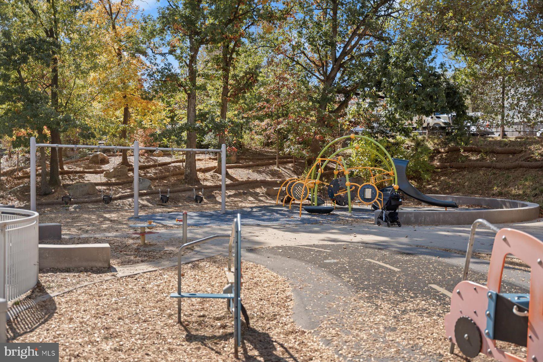 VISTA ON COURTHOUSE - Residential