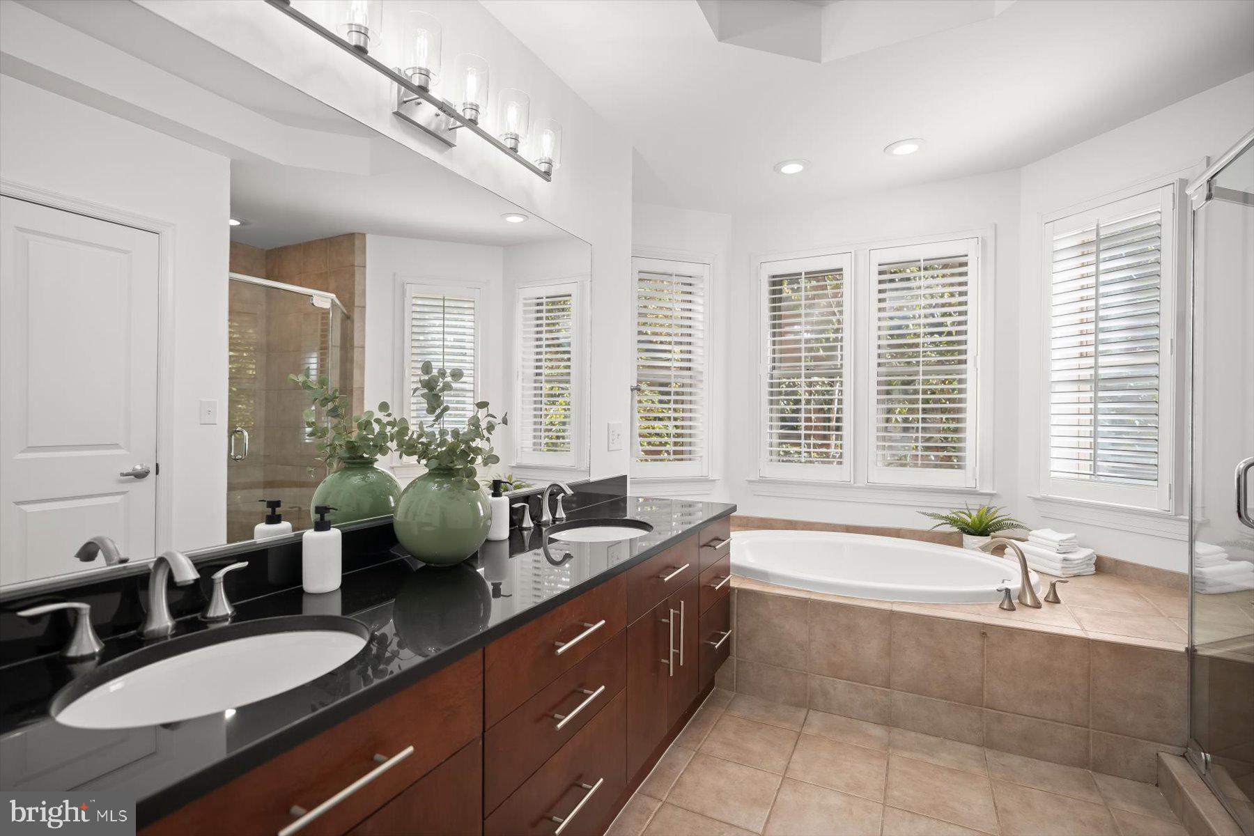 VISTA ON COURTHOUSE - Residential