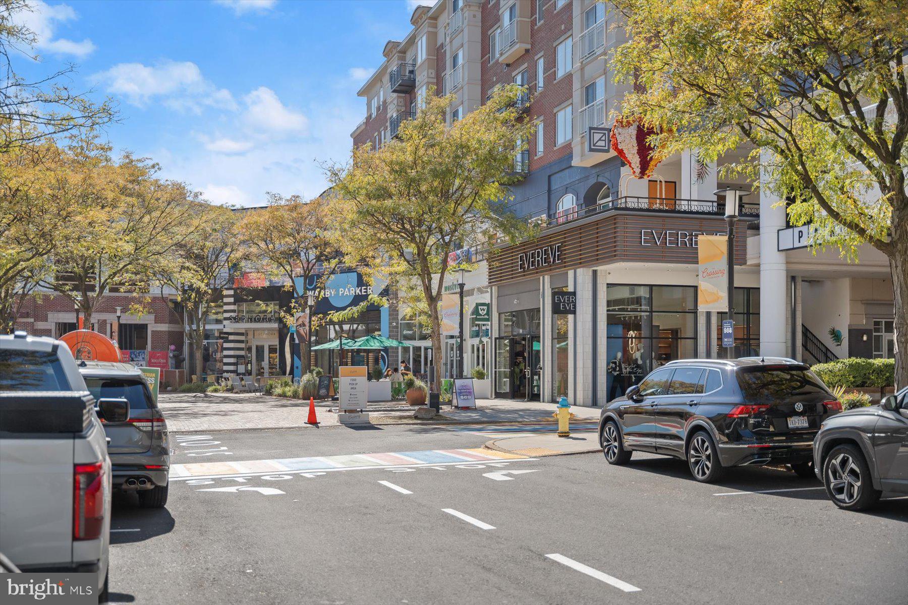 VISTA ON COURTHOUSE - Residential