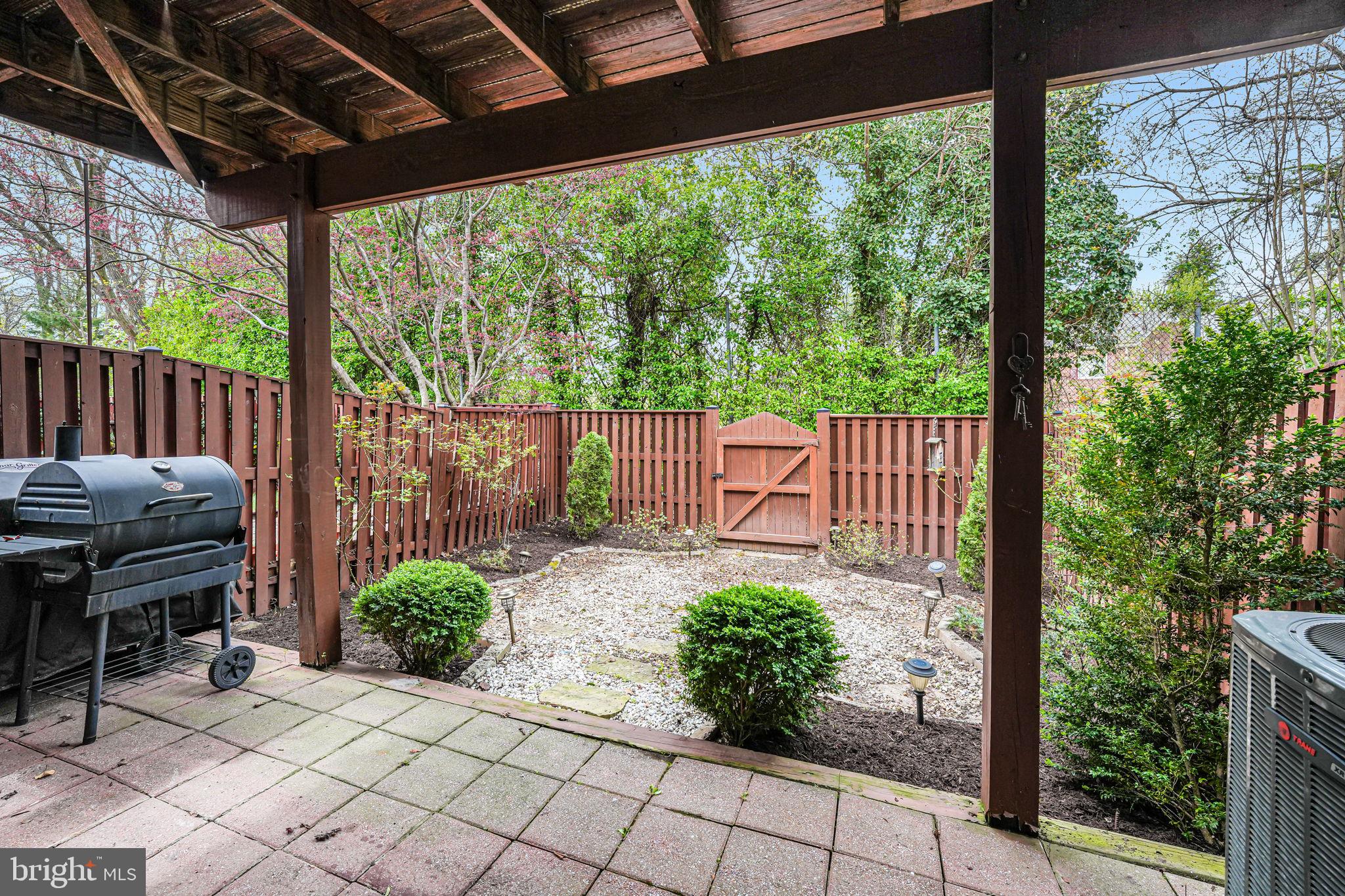 DUKE STREET SQUARE - Residential