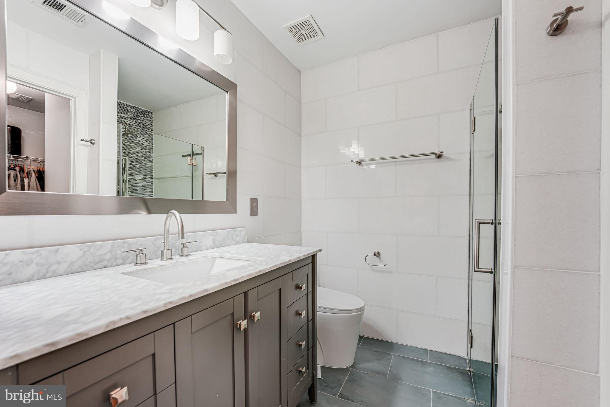 DUKE STREET SQUARE - Residential