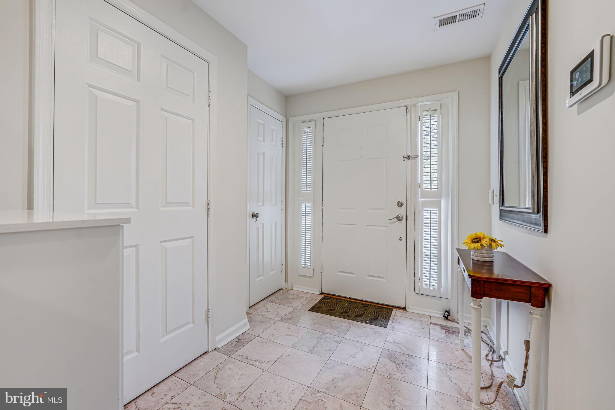 DUKE STREET SQUARE - Residential