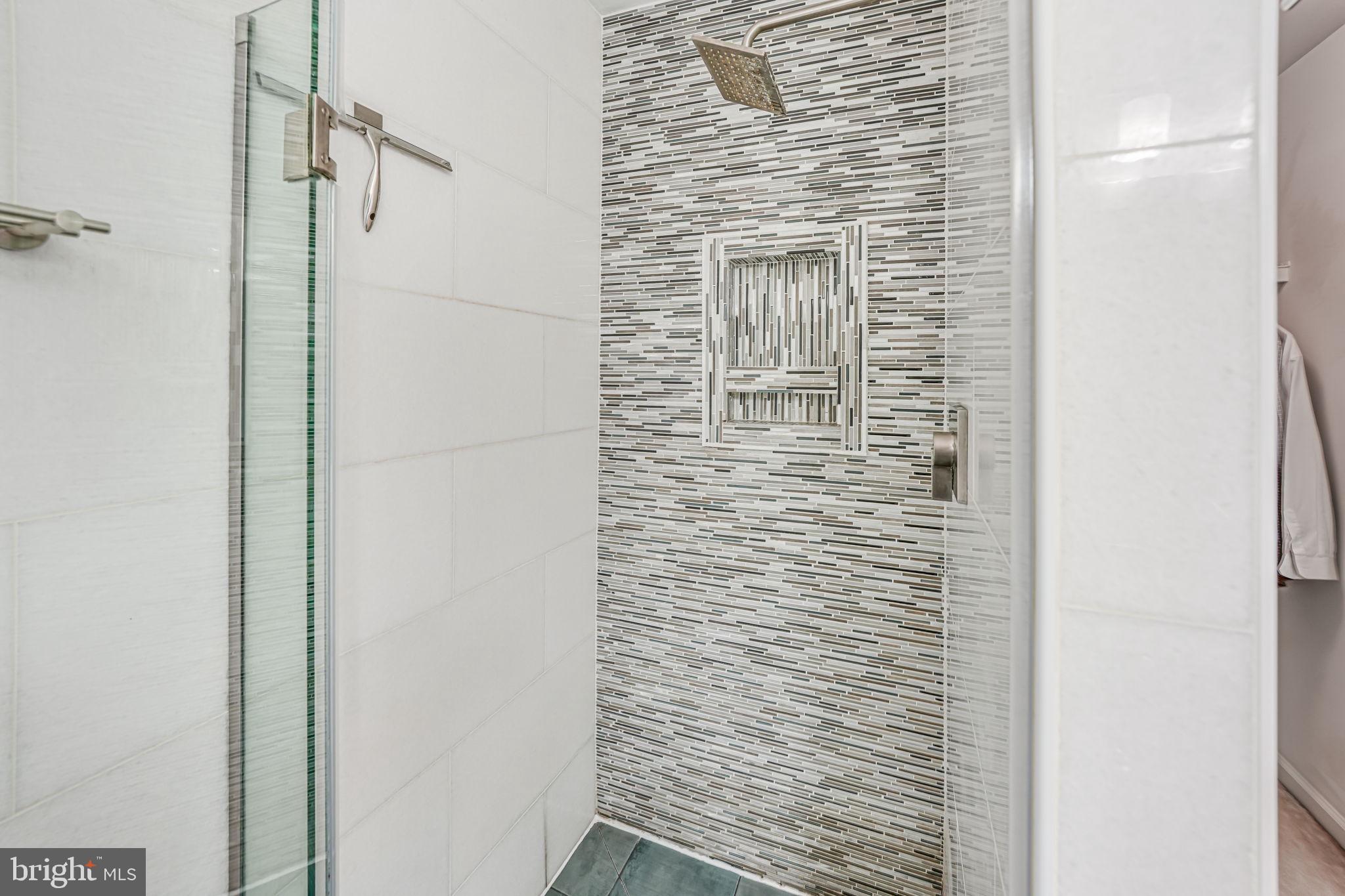 DUKE STREET SQUARE - Residential