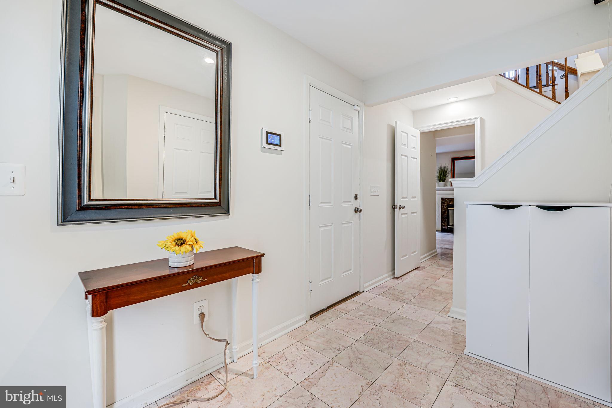 DUKE STREET SQUARE - Residential