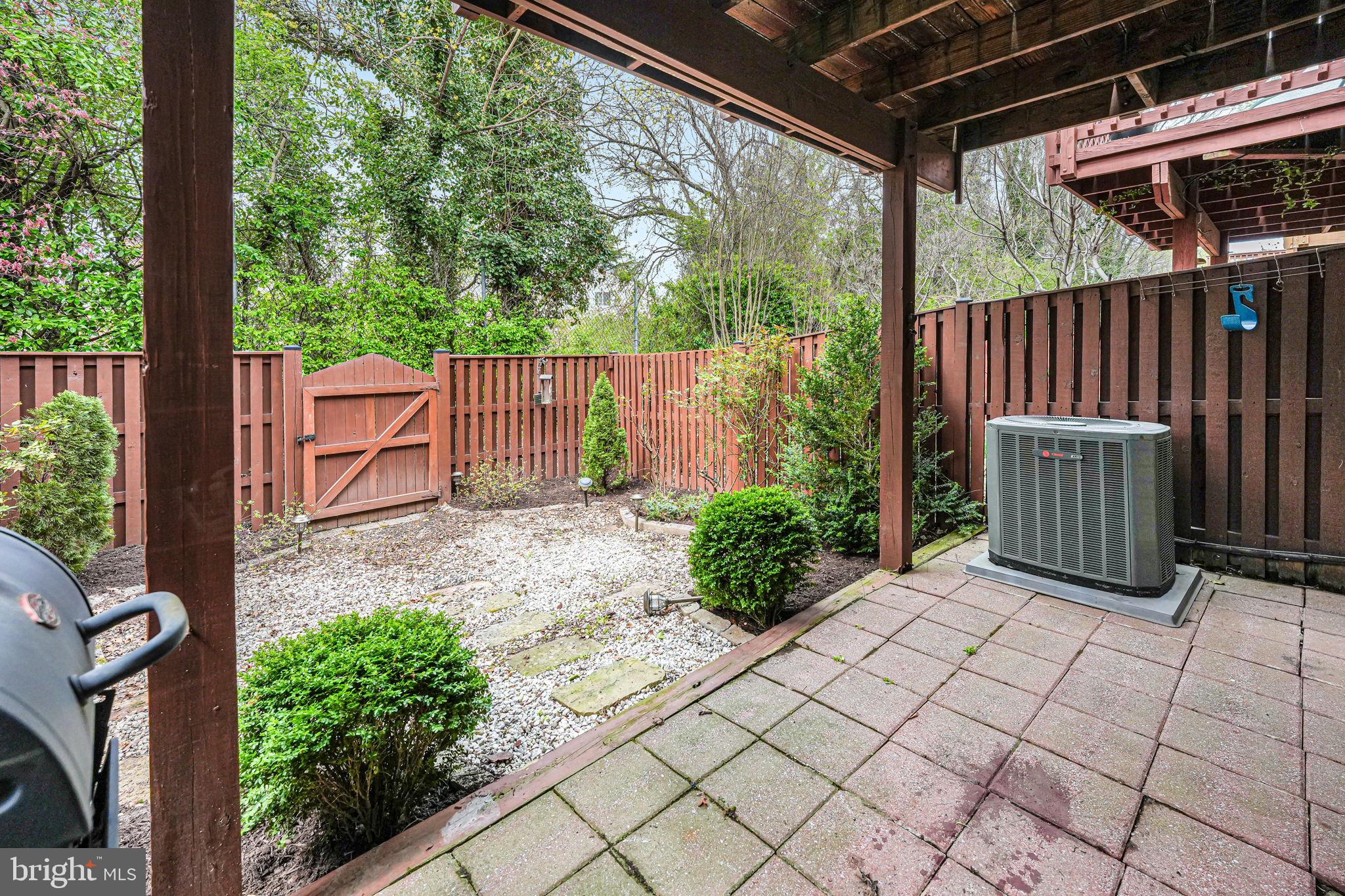 DUKE STREET SQUARE - Residential