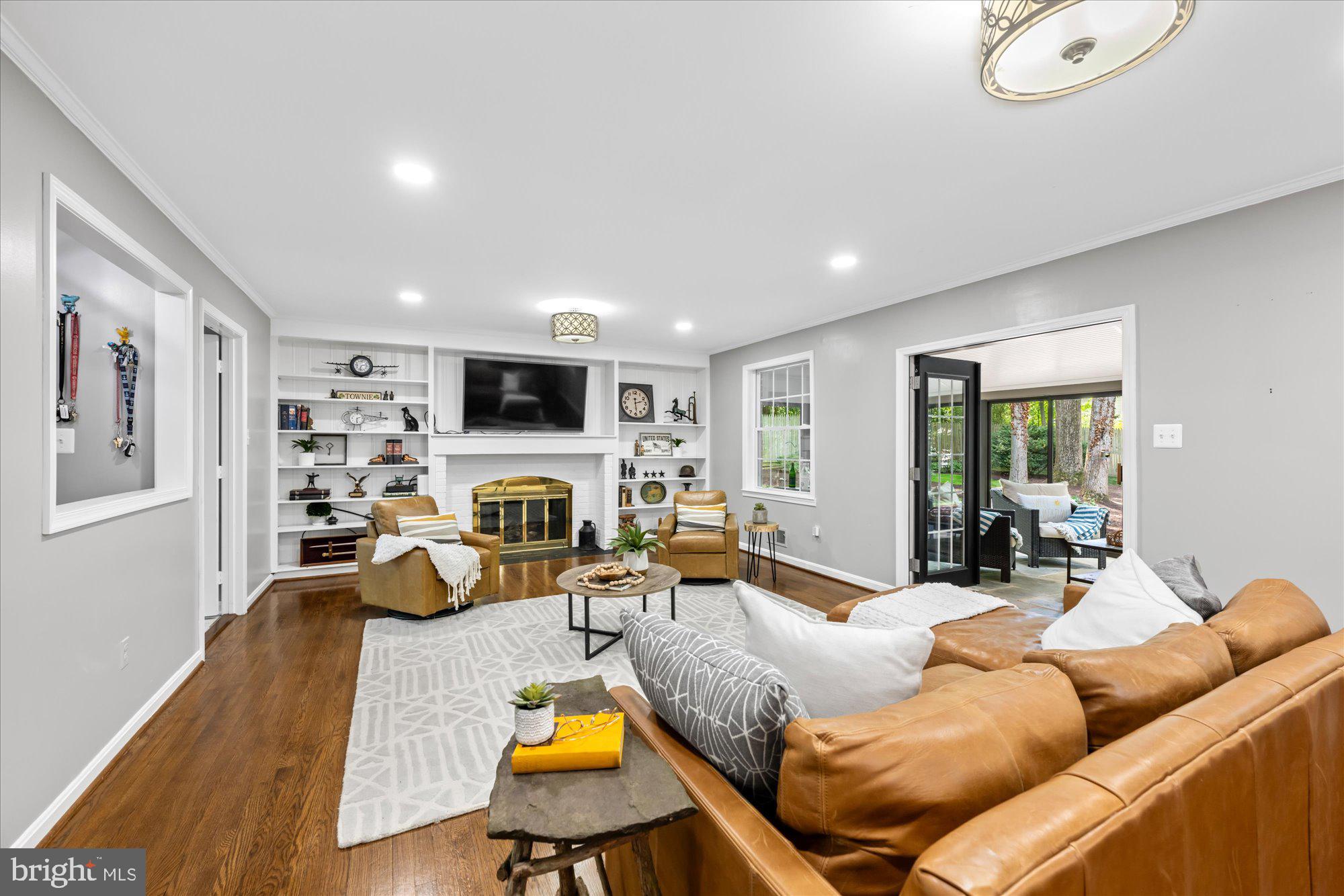 RIVER FALLS - Residential