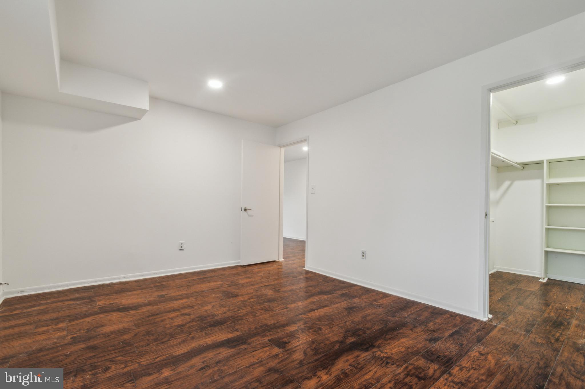 OAKLAND MILLS - Residential