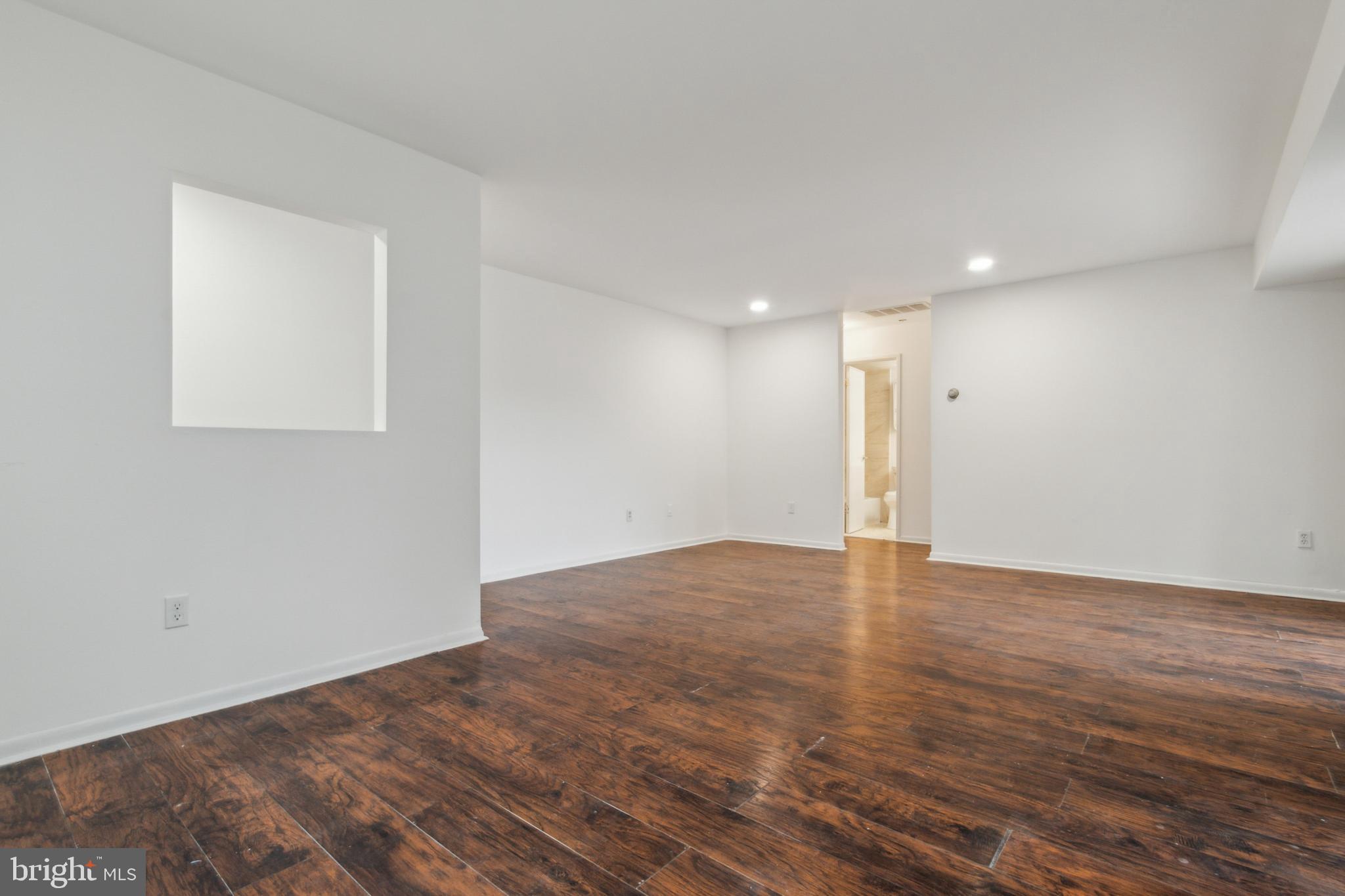 OAKLAND MILLS - Residential