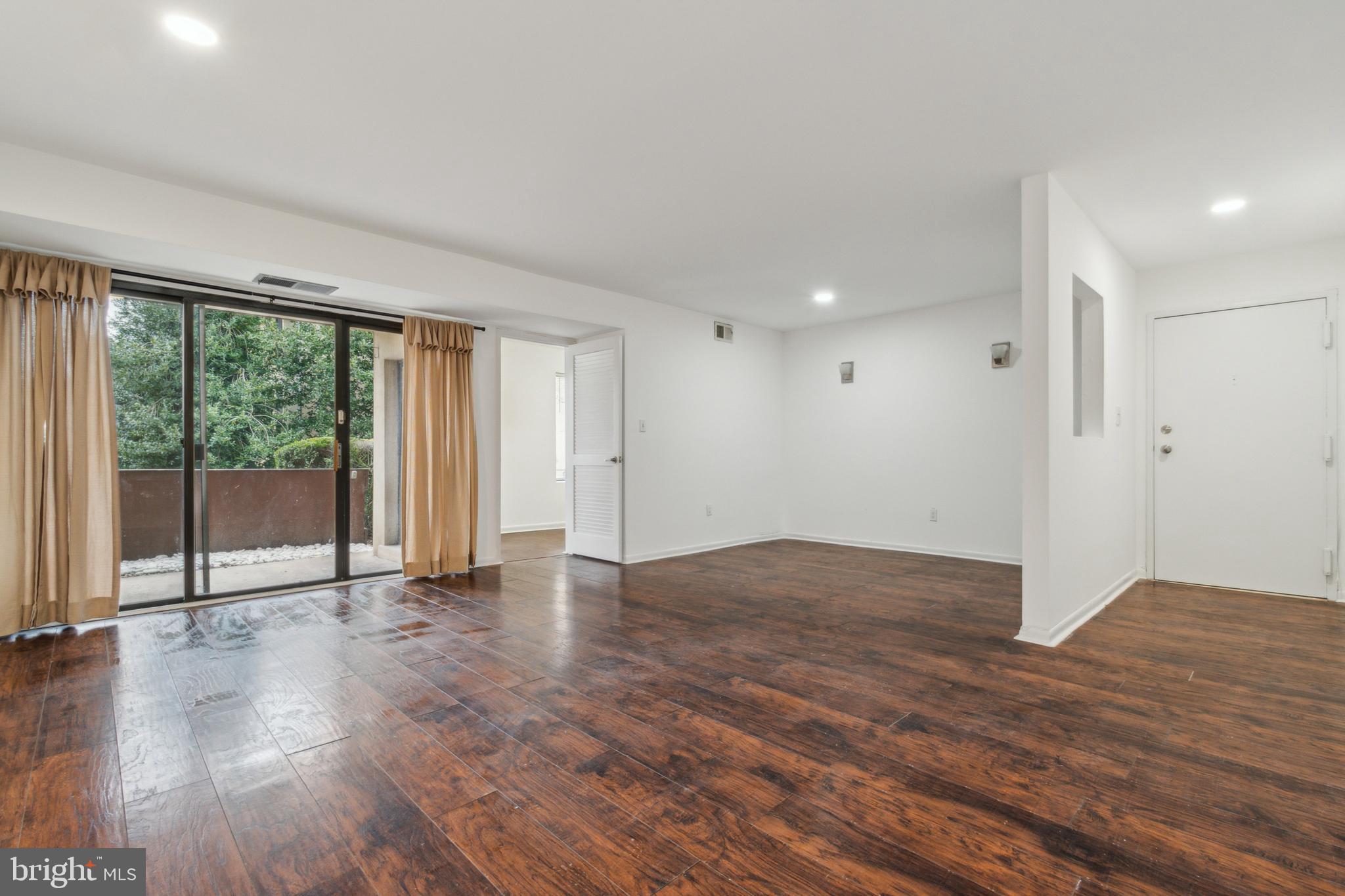 OAKLAND MILLS - Residential