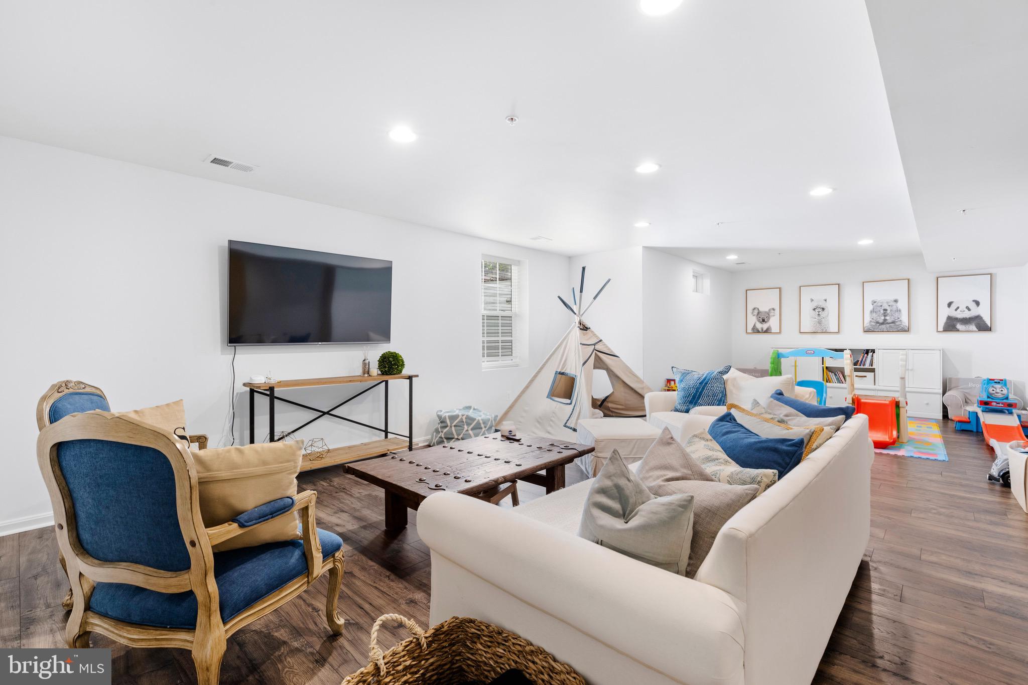 THE PARKE AT MOUNT WASHINGTON - Residential