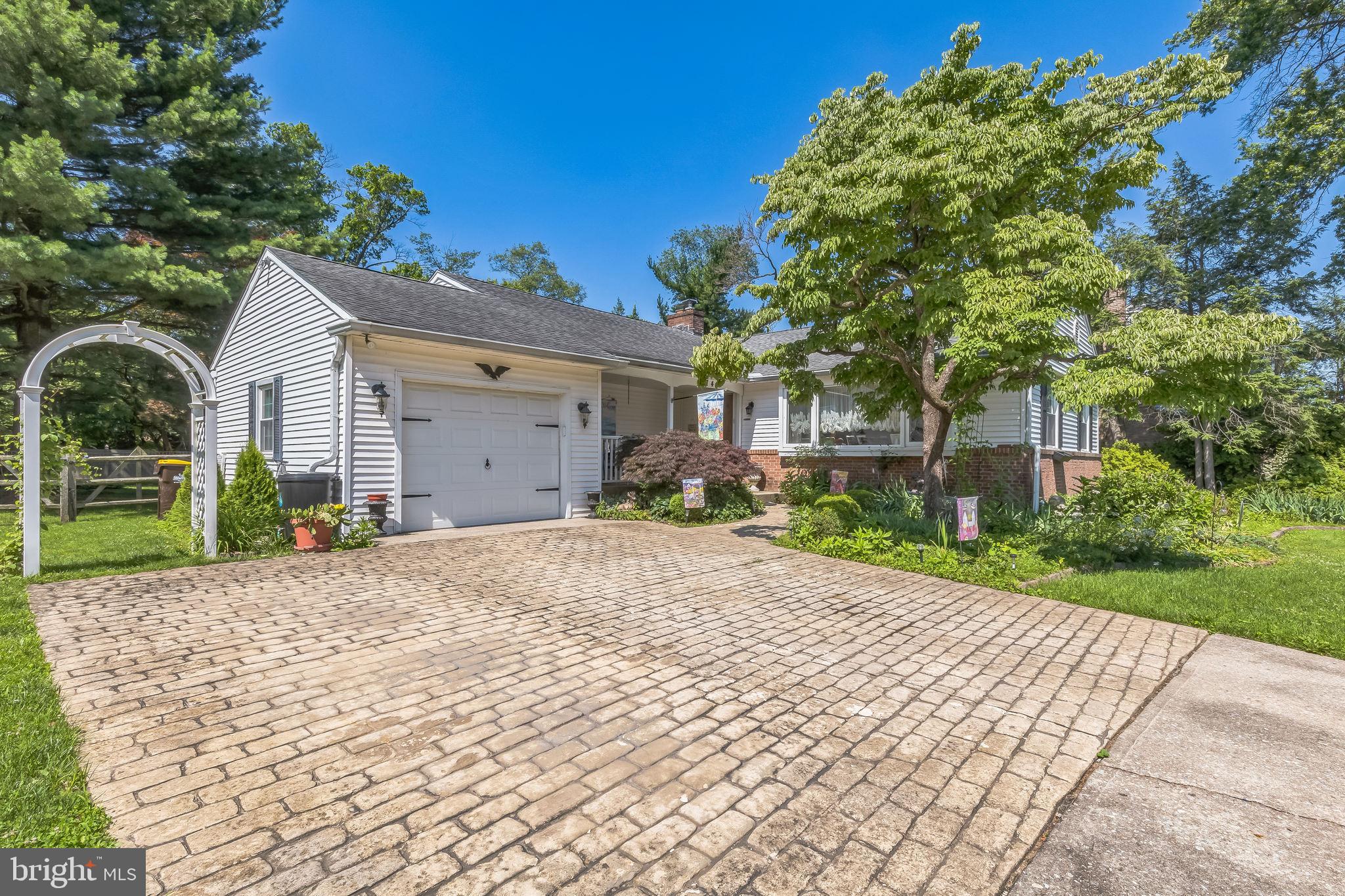 1740 PEACHTREE