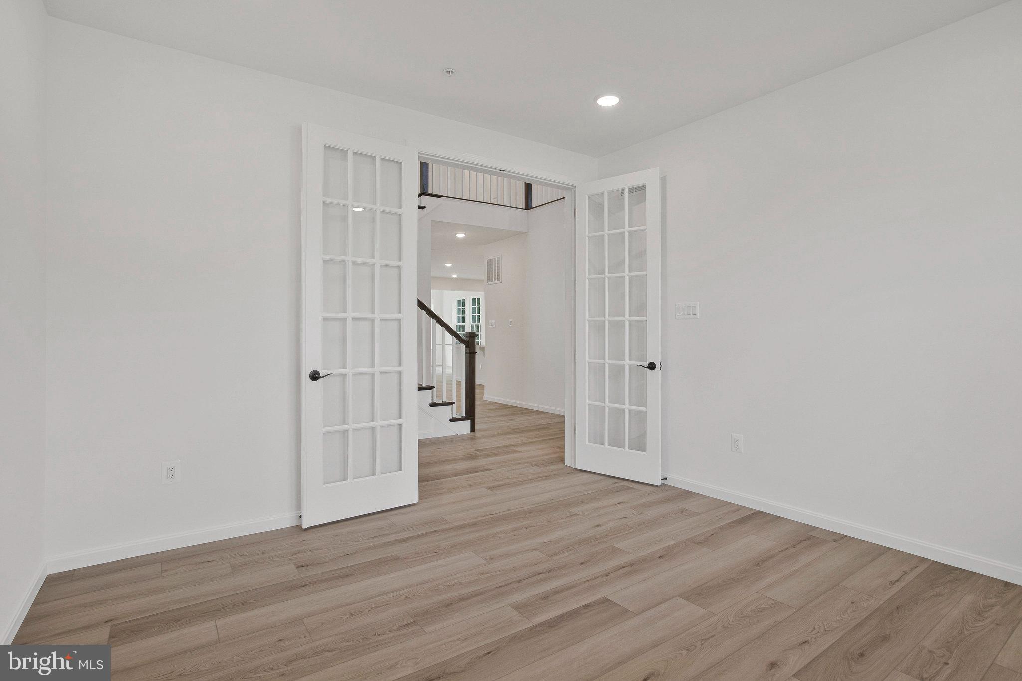 ROBERTS CROSSING - Residential