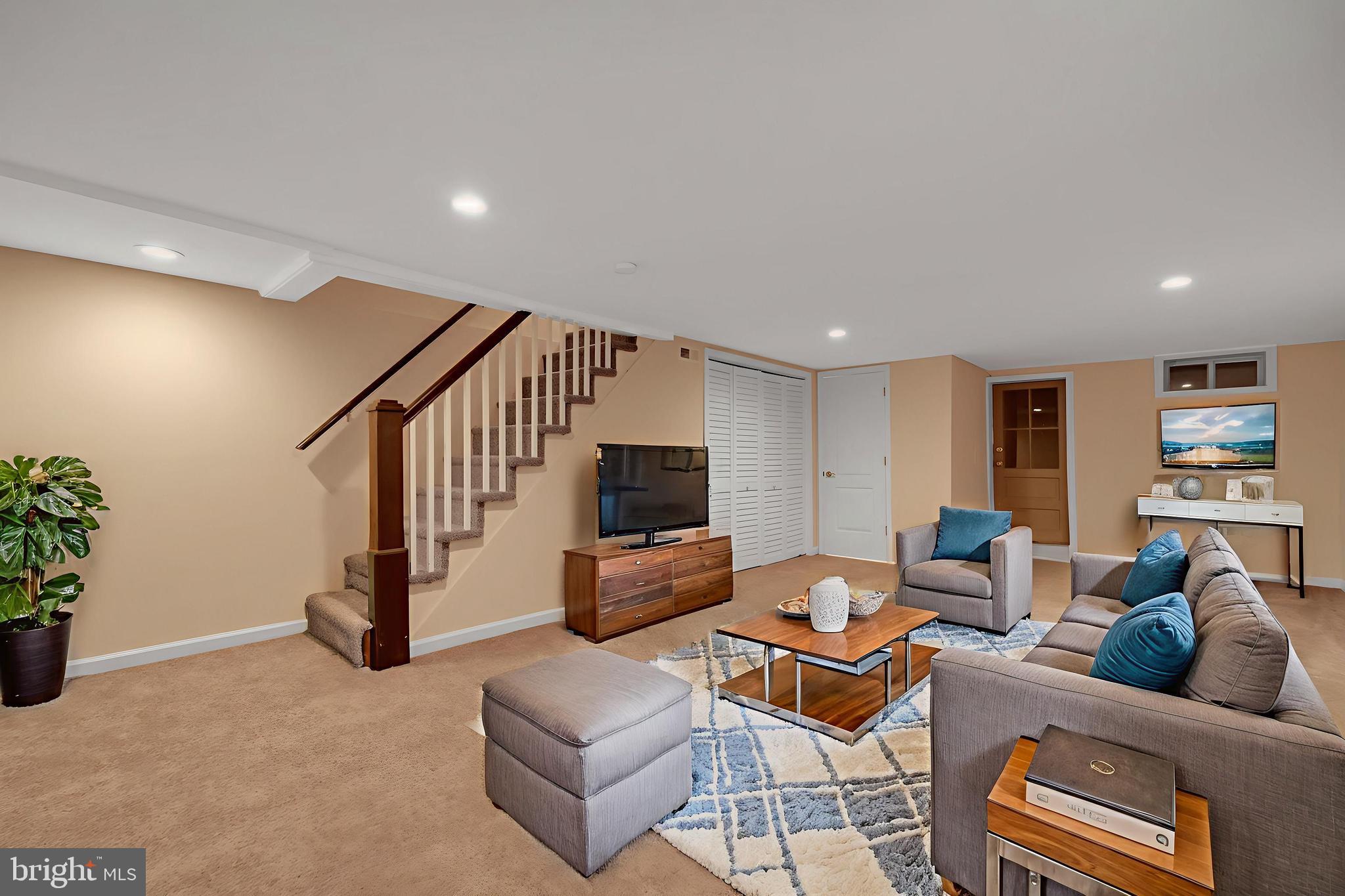 HIGHLANDTOWN - Residential