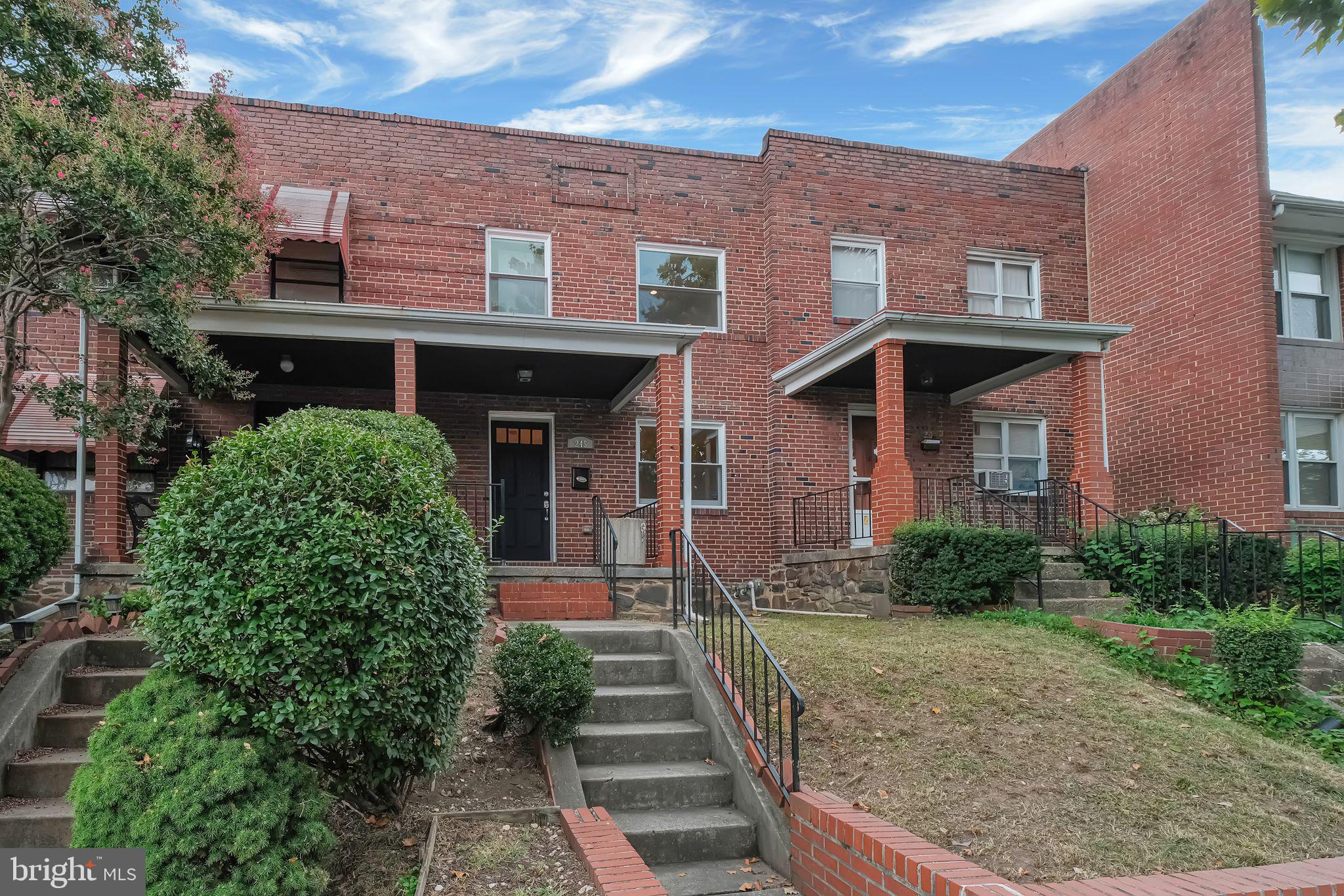 HIGHLANDTOWN - Residential