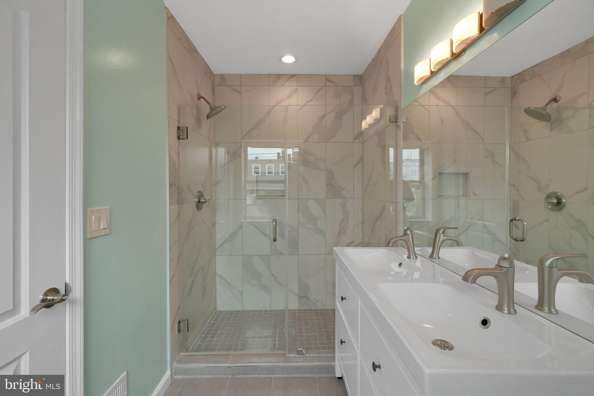 HIGHLANDTOWN - Residential