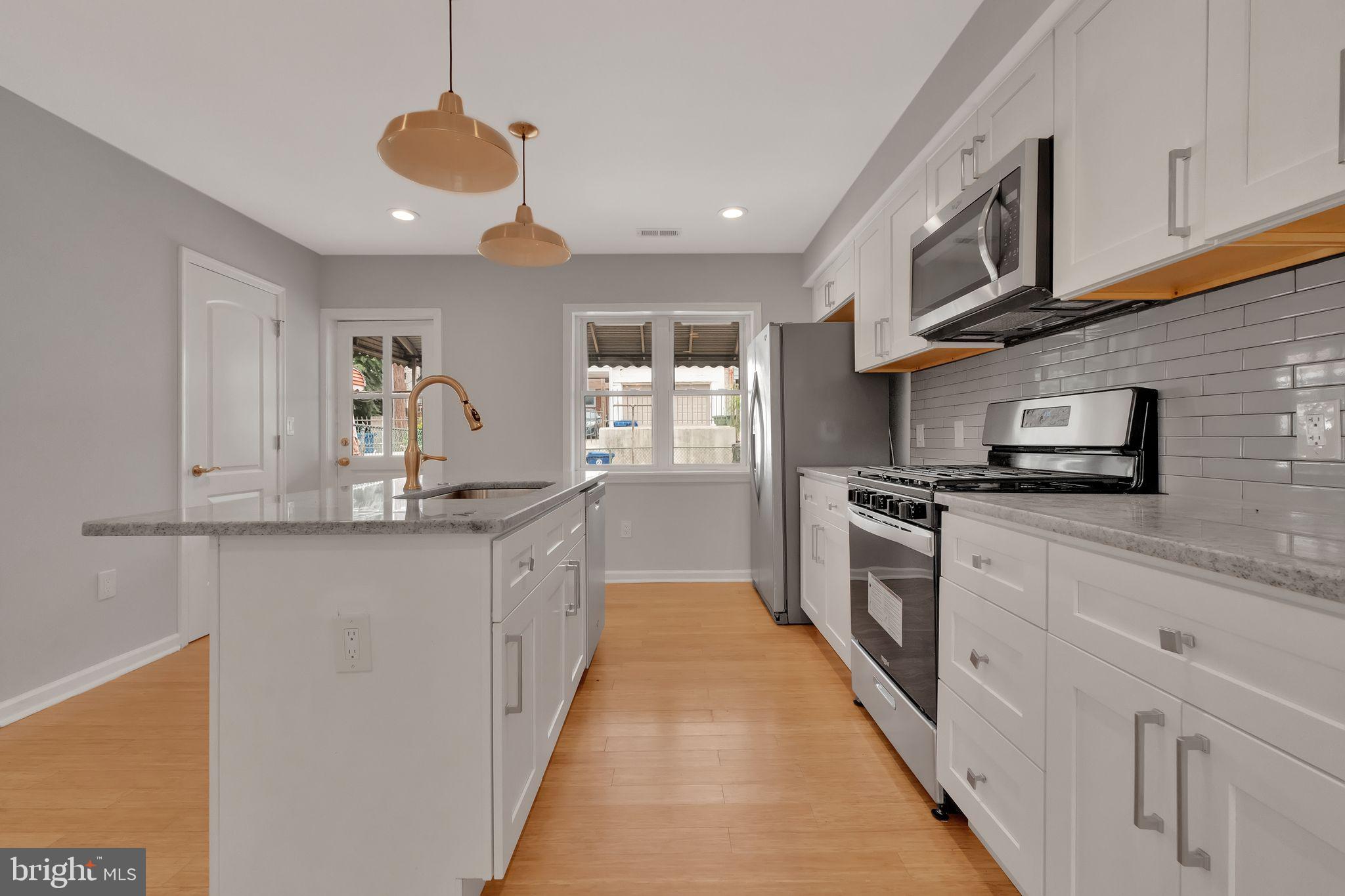 HIGHLANDTOWN - Residential