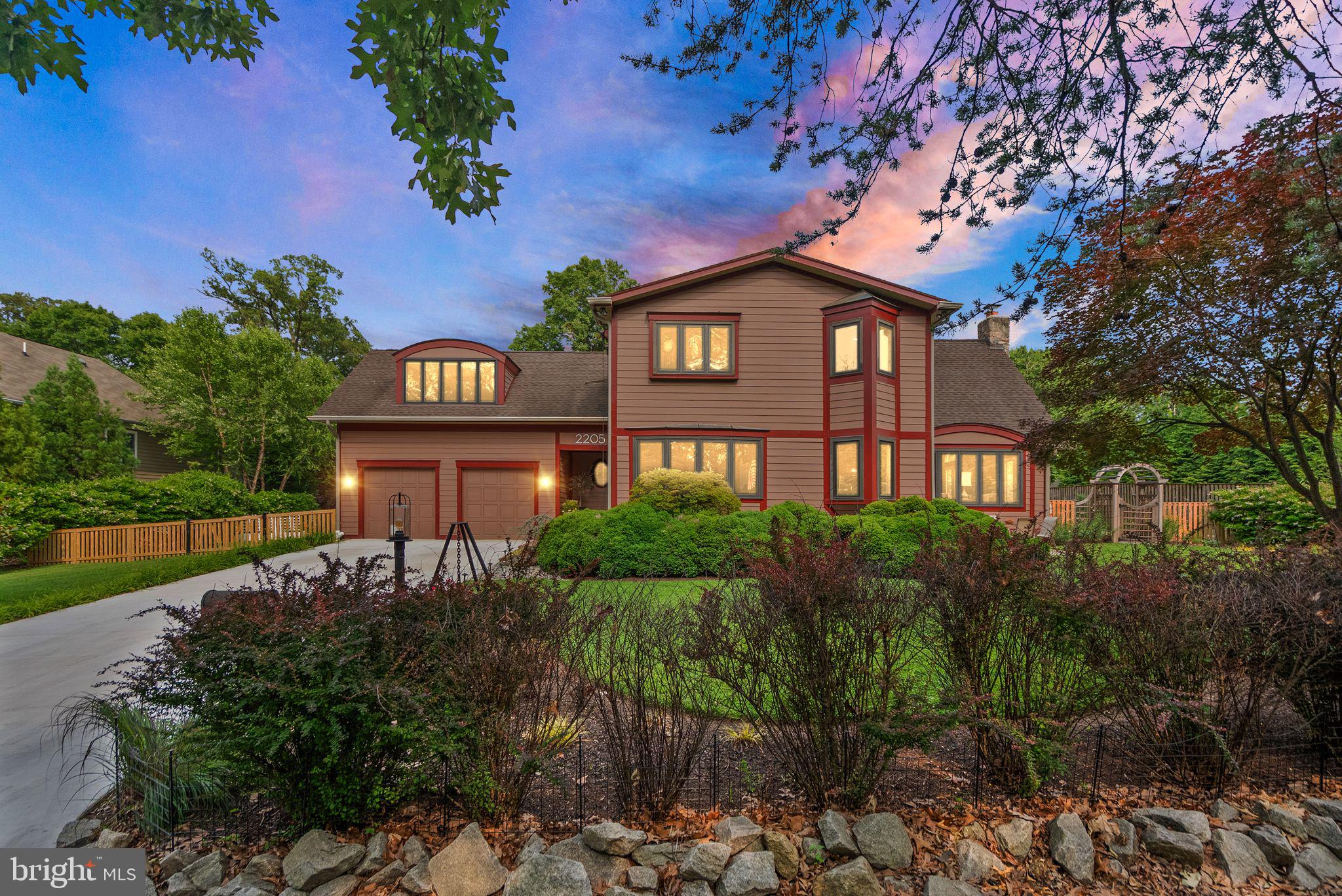 2205 IVOR LANE