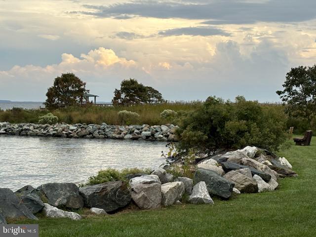 CEDARHURST ON THE BAY - Residential