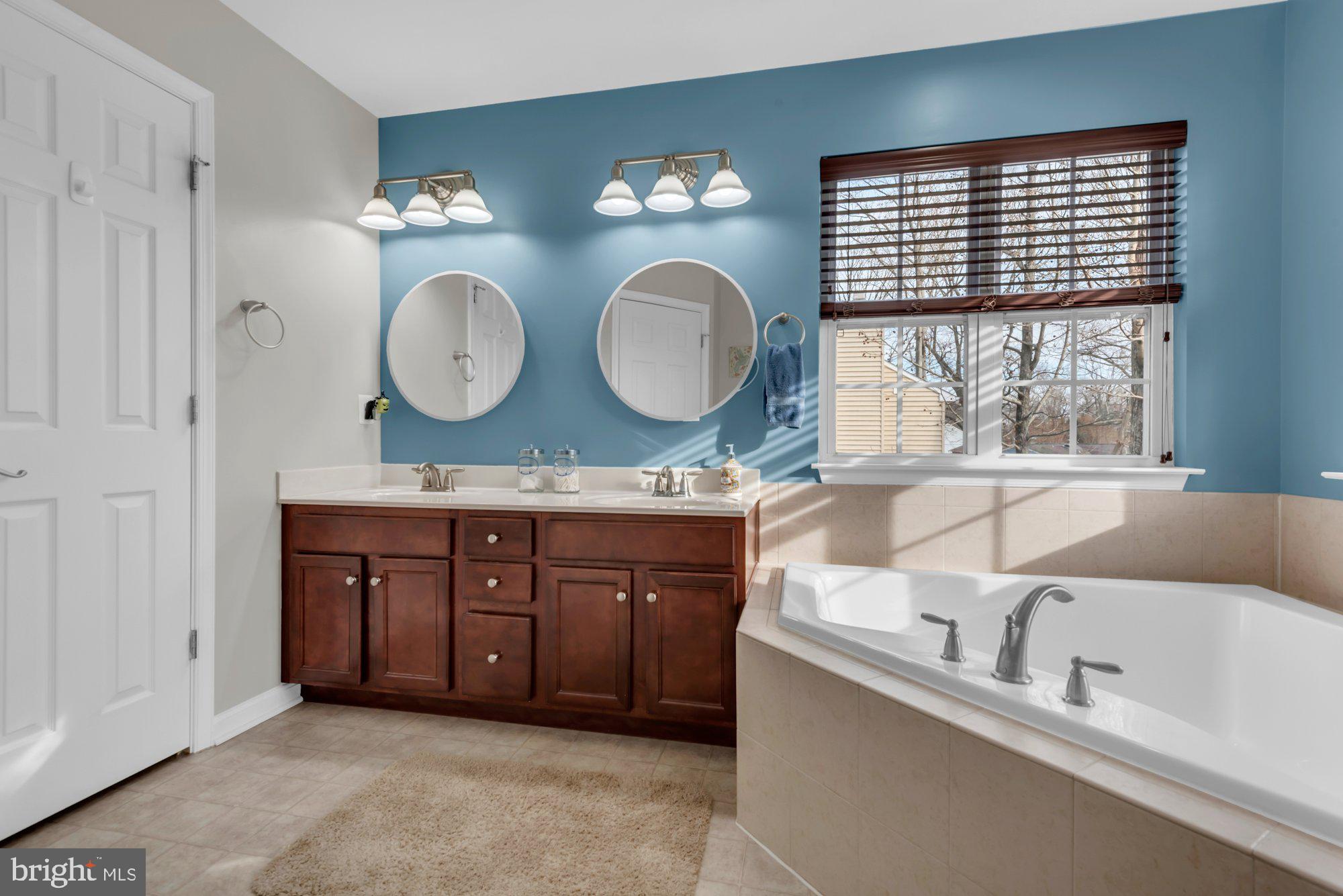 CEDARHURST ON THE BAY - Residential