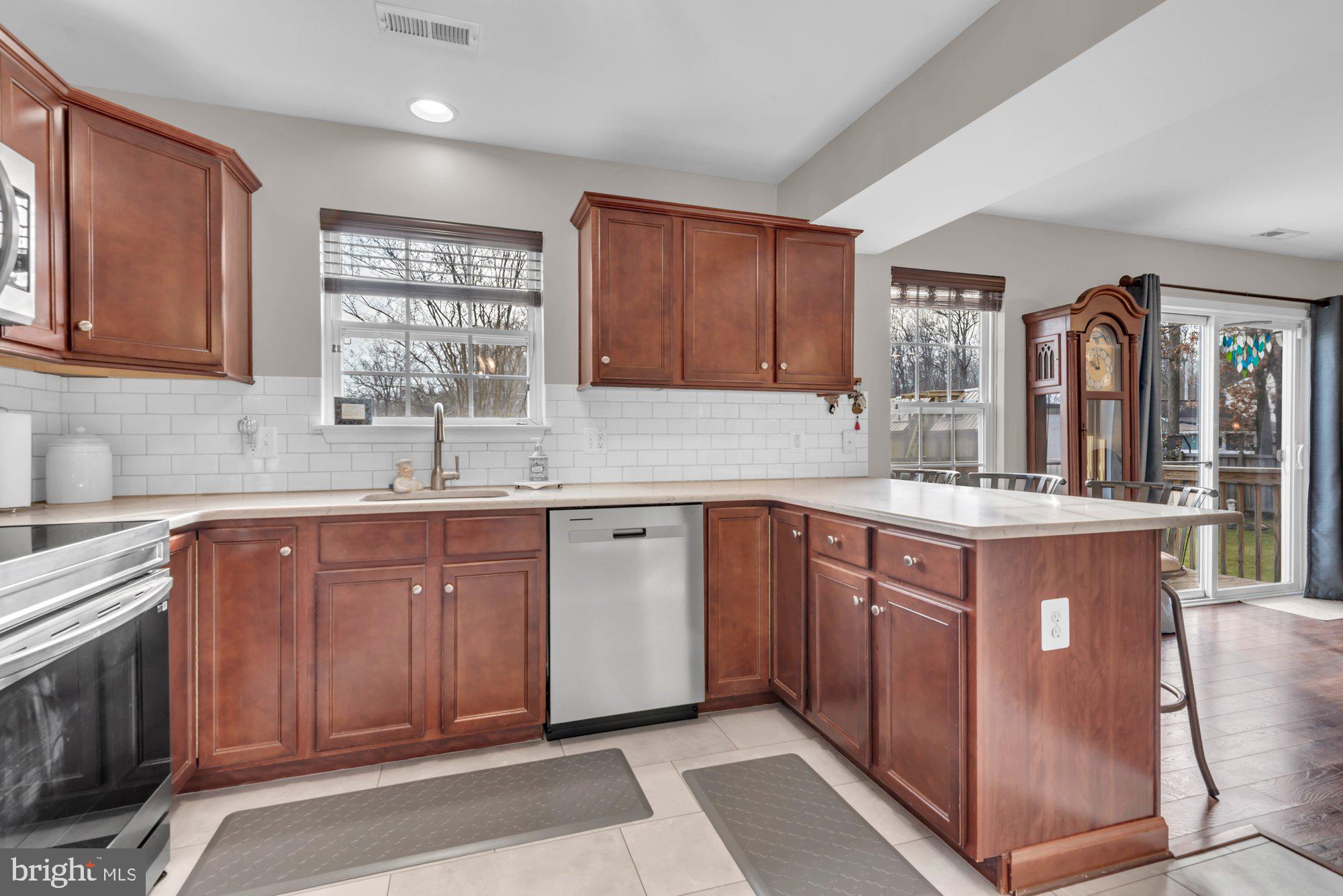 CEDARHURST ON THE BAY - Residential