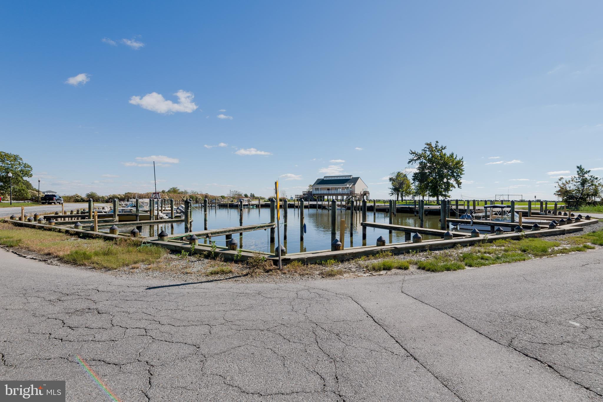 CEDARHURST ON THE BAY - Residential