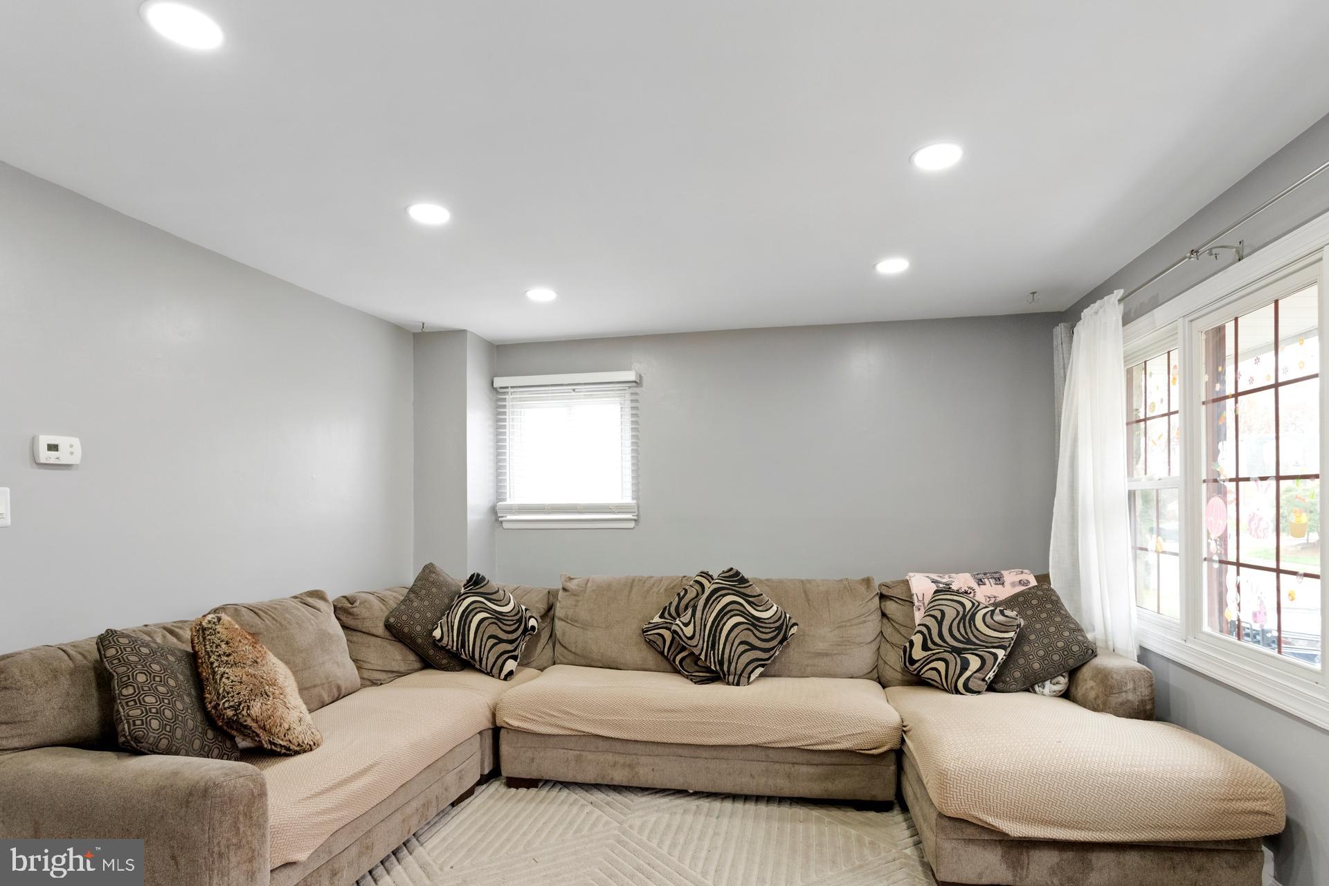 SOMERTON - Residential