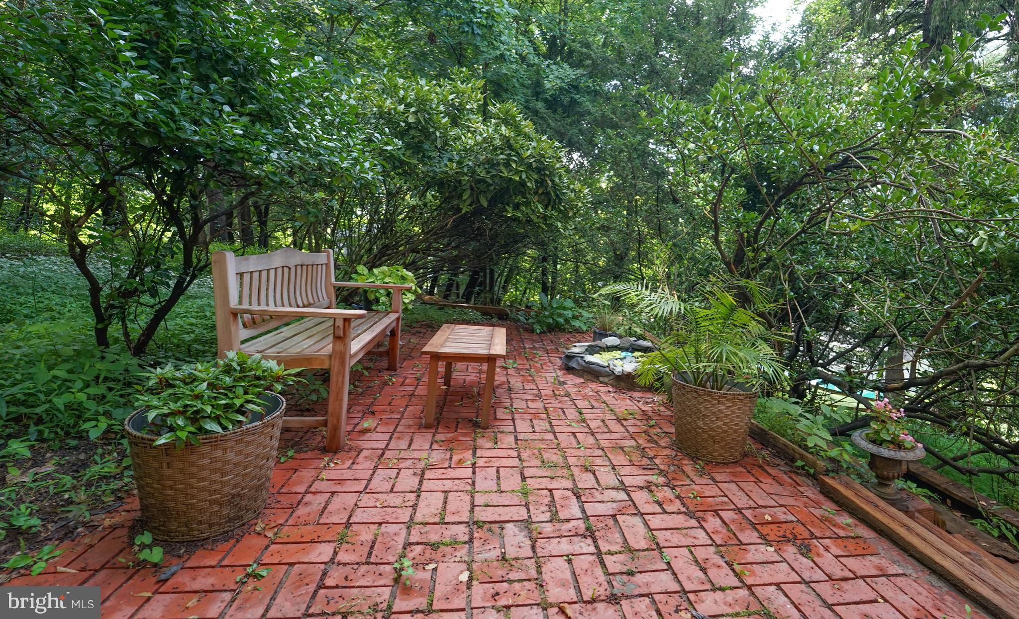1110 BELLEMORE ROAD