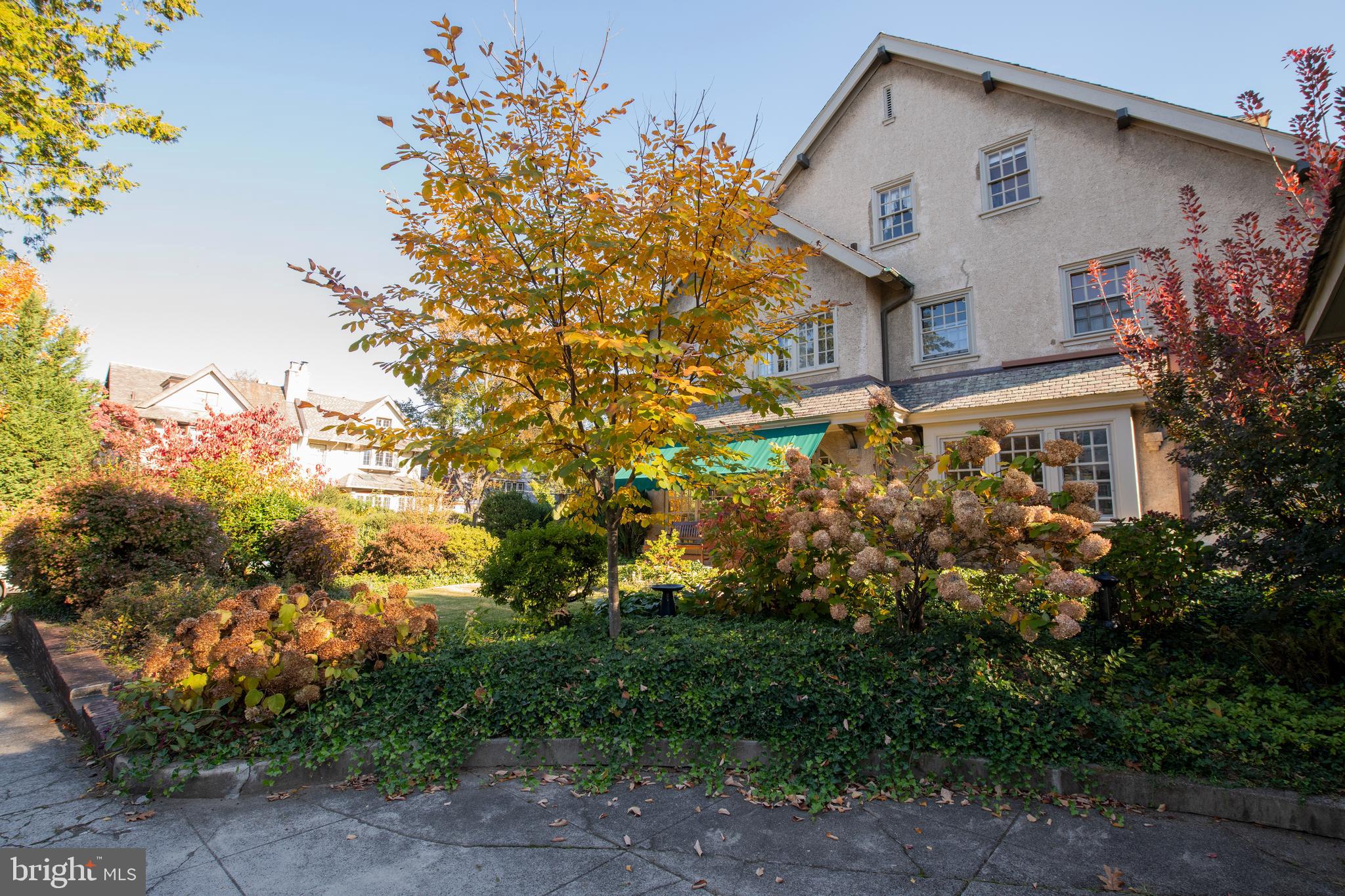 EAST FALLS - Residential