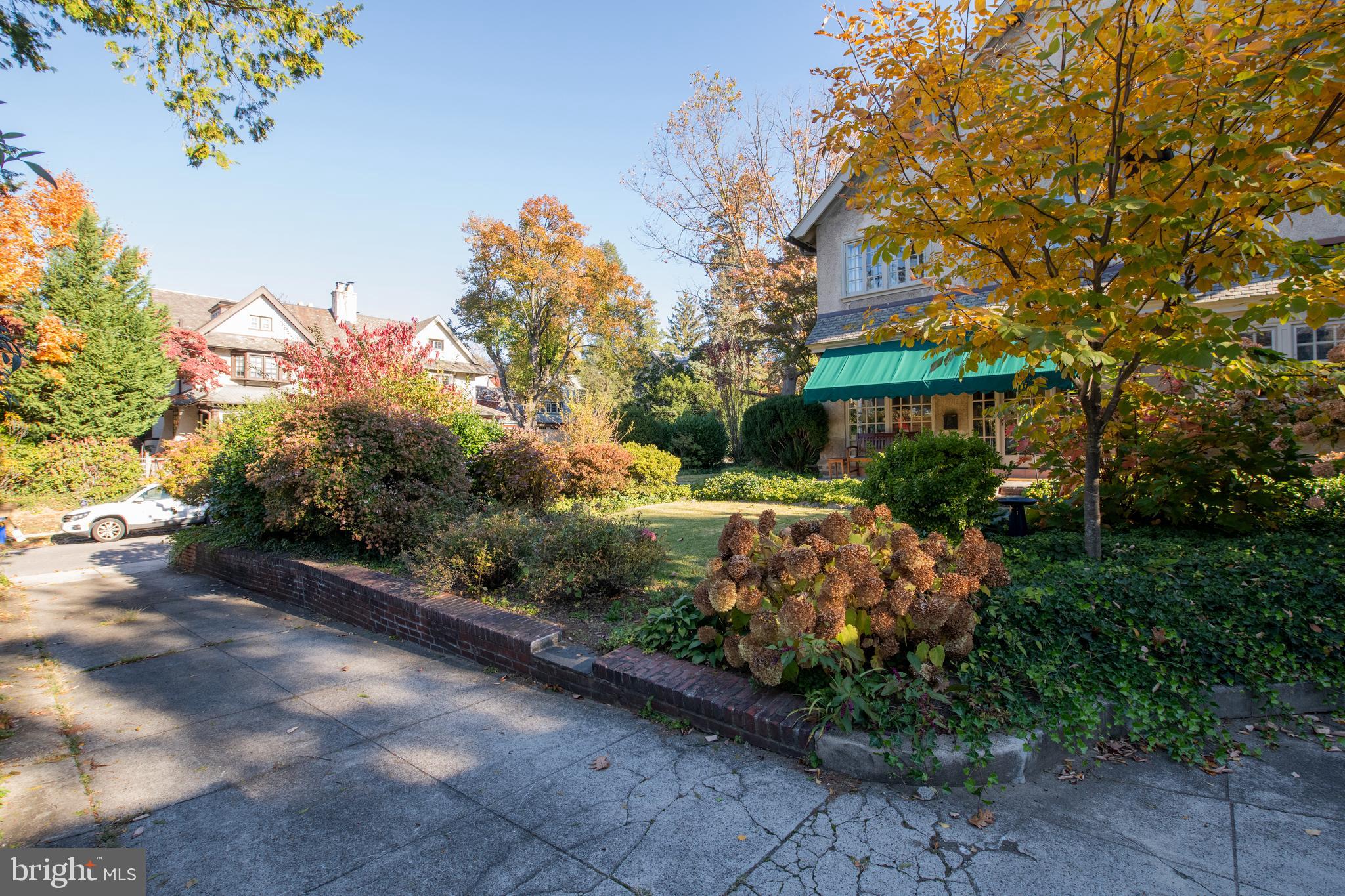 EAST FALLS - Residential