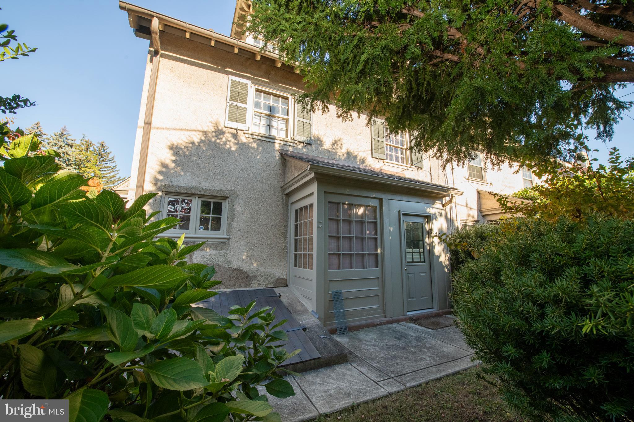 EAST FALLS - Residential