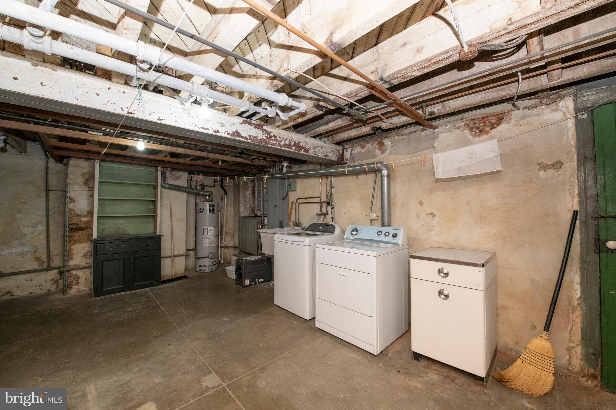 EAST FALLS - Residential