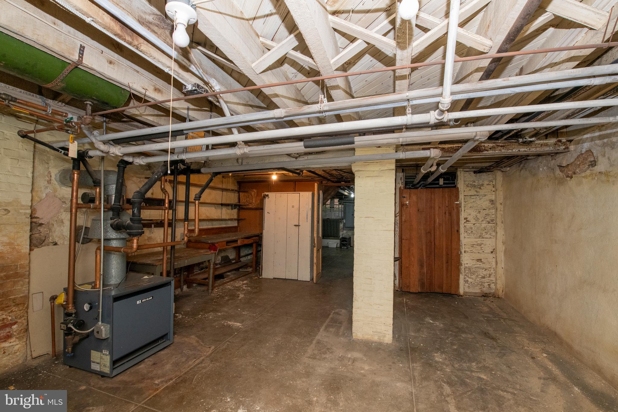 EAST FALLS - Residential