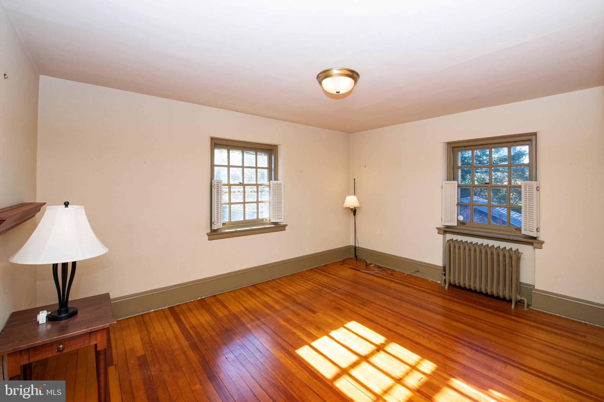 EAST FALLS - Residential