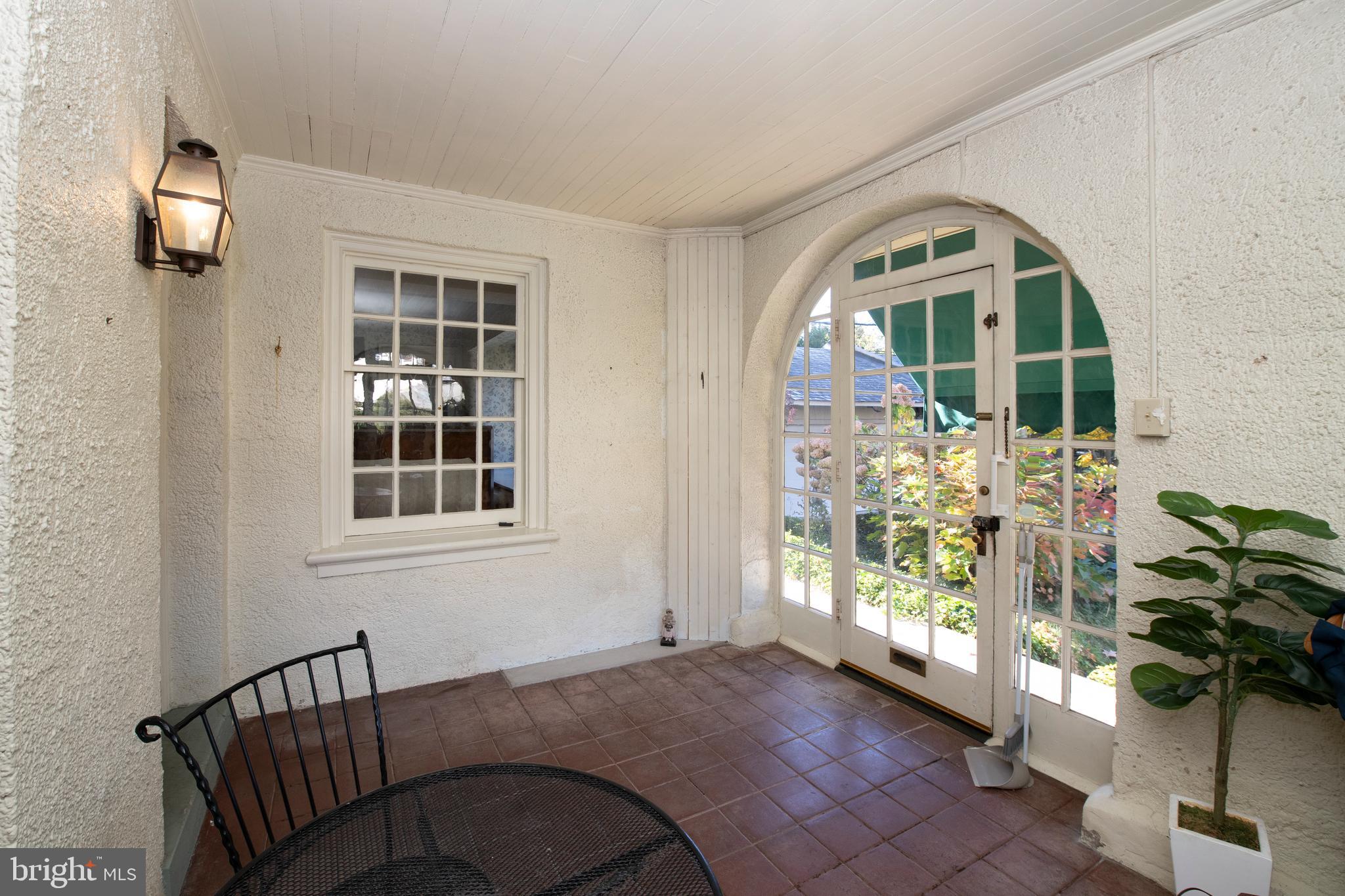 EAST FALLS - Residential