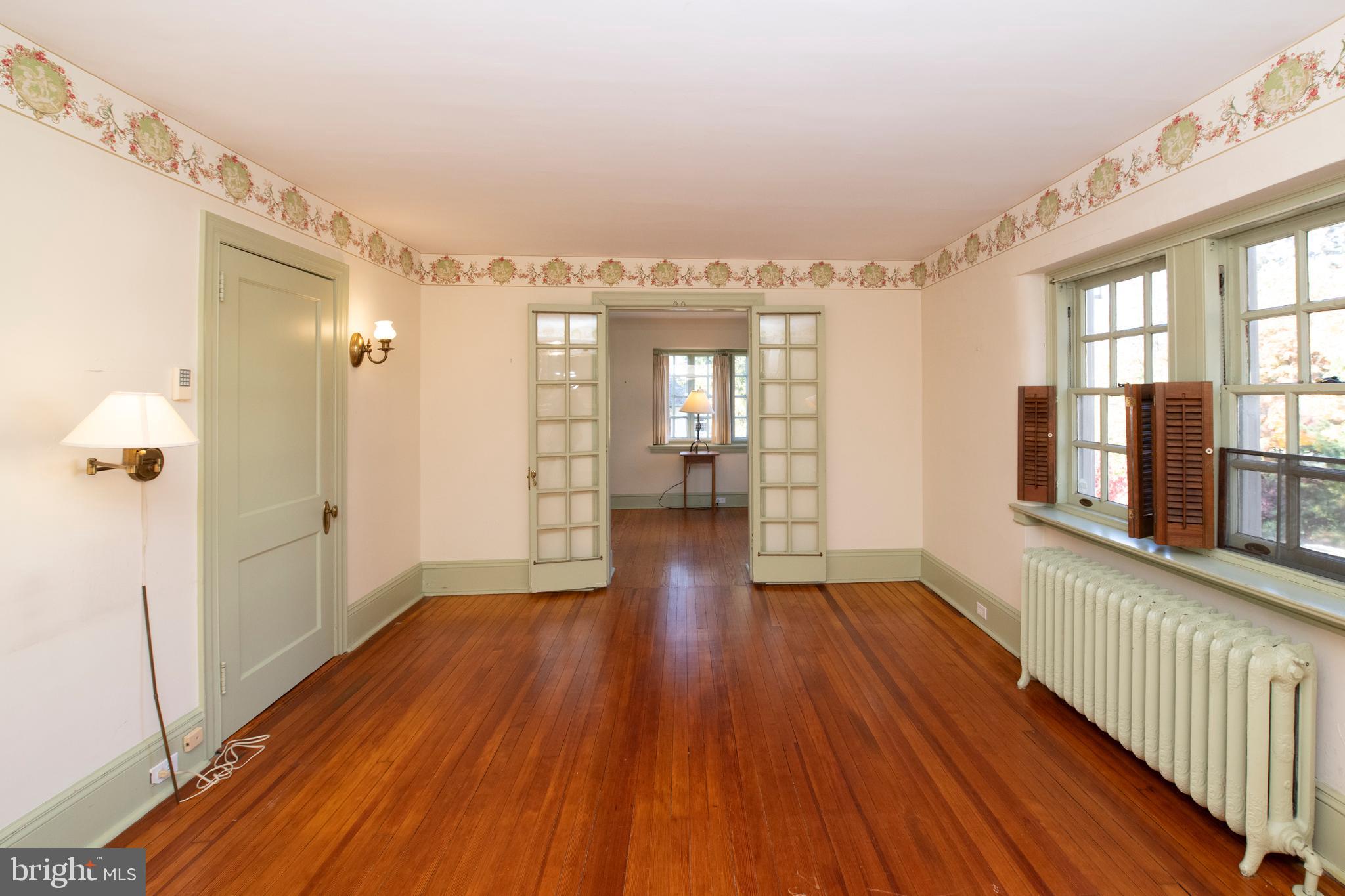 EAST FALLS - Residential