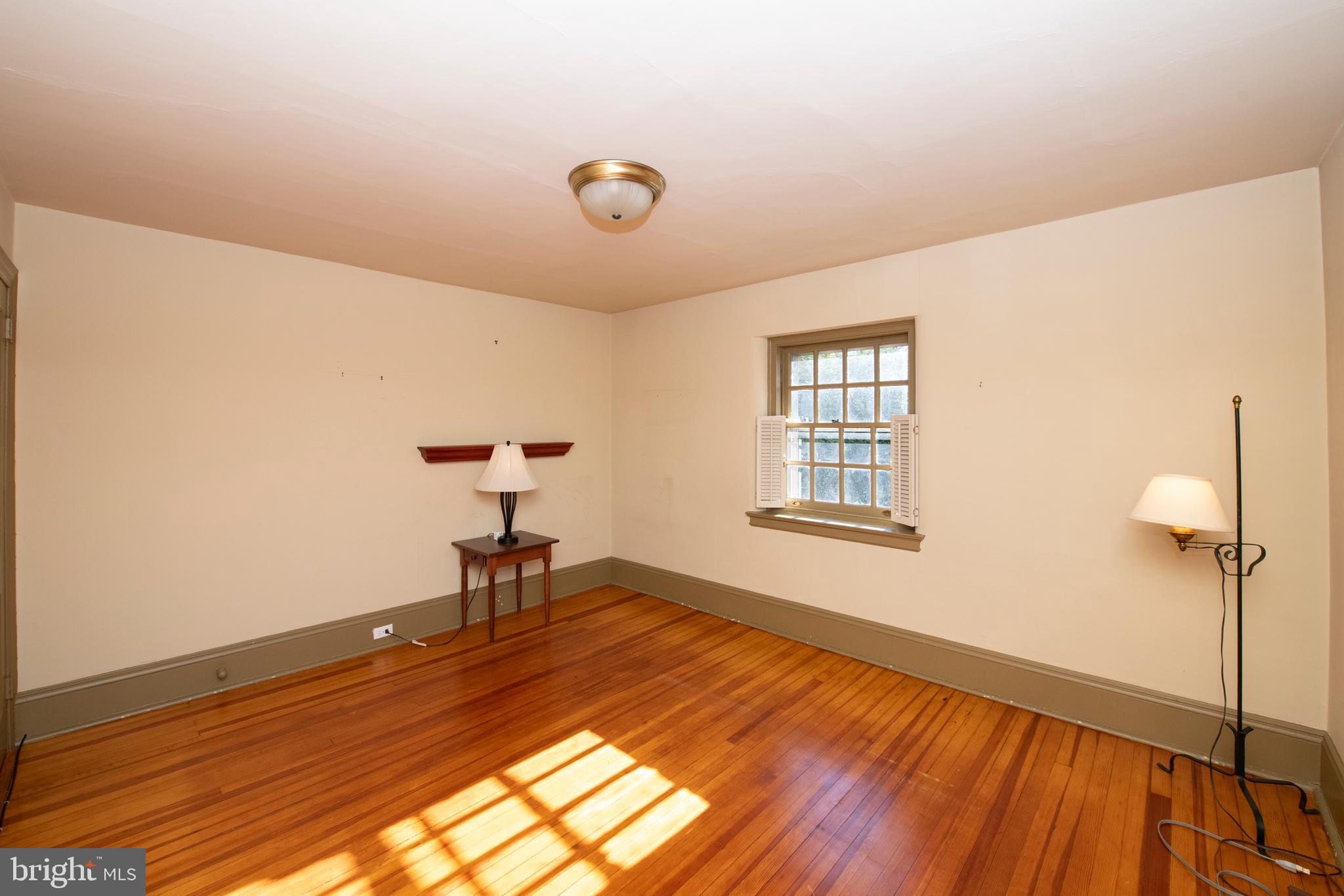 EAST FALLS - Residential