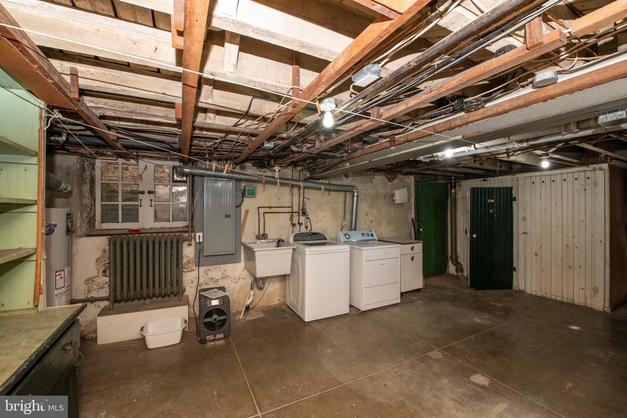 EAST FALLS - Residential