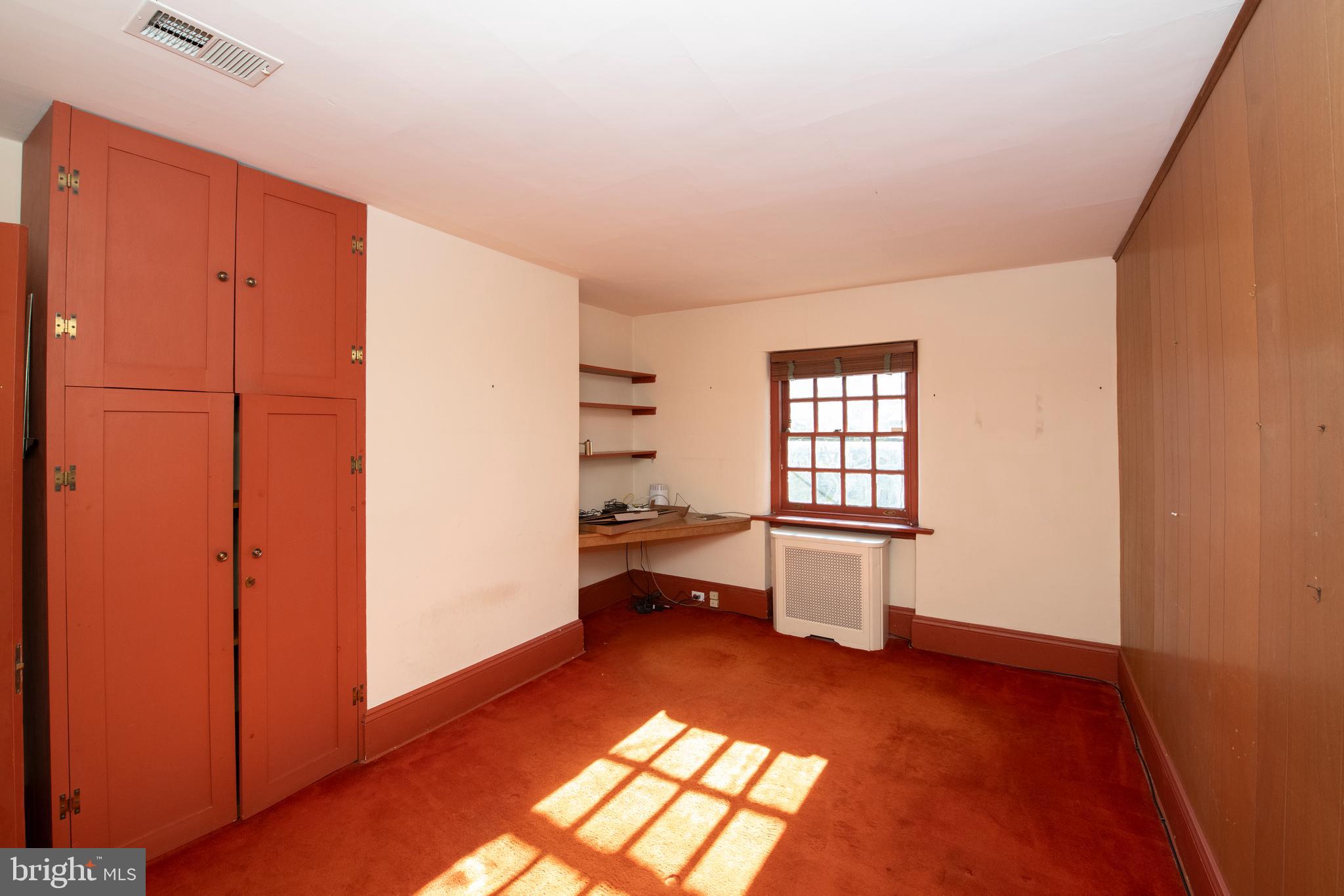 EAST FALLS - Residential